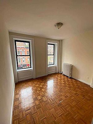 787 Lexington Avenue 3-Flr, Upper East Side, Upper East Side, NYC - 3 Bedrooms  
1 Bathrooms  
5 Rooms - 