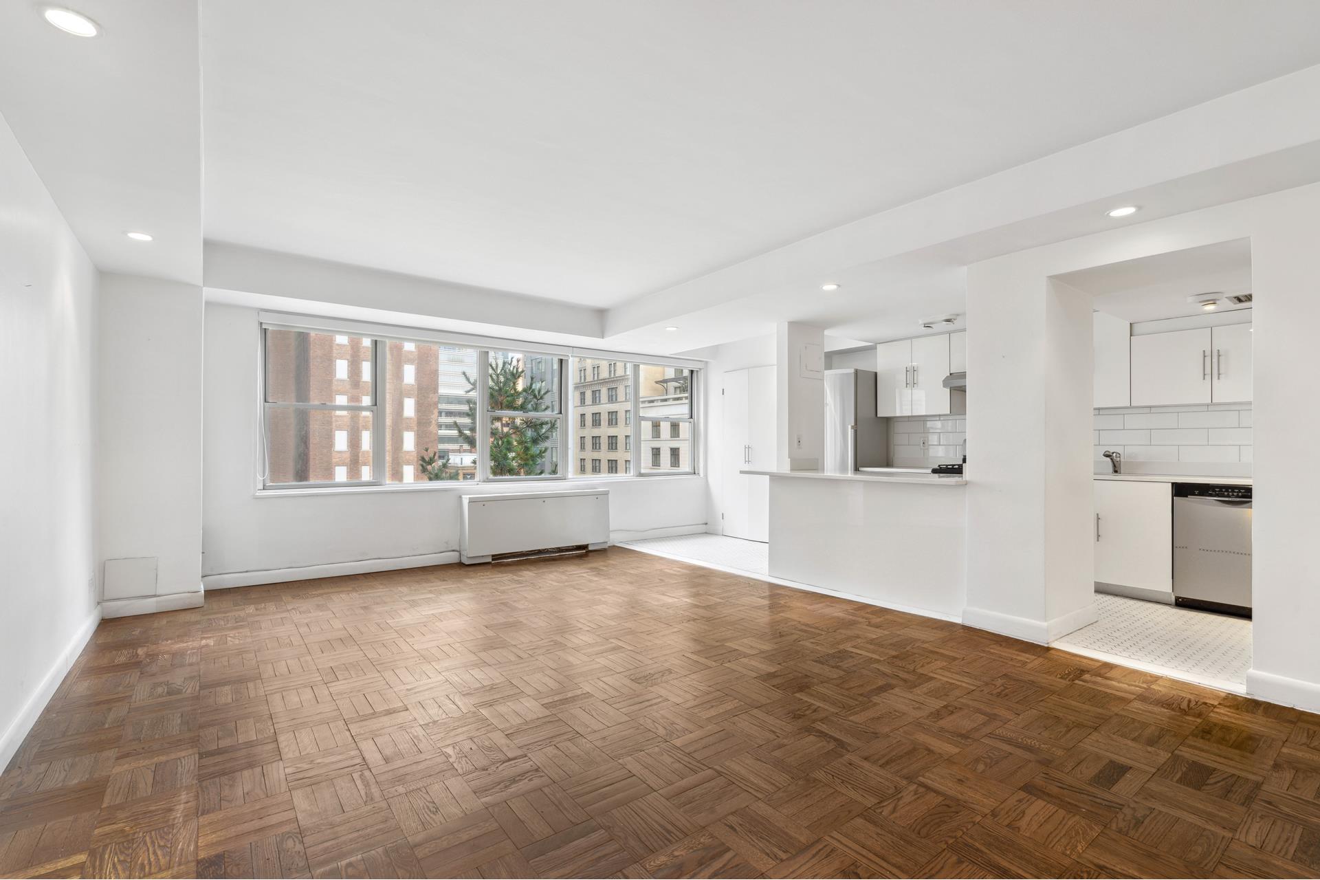 136 East 56th Street 12C, Midtown East, Midtown East, NYC - 1 Bedrooms  
1 Bathrooms  
4 Rooms - 