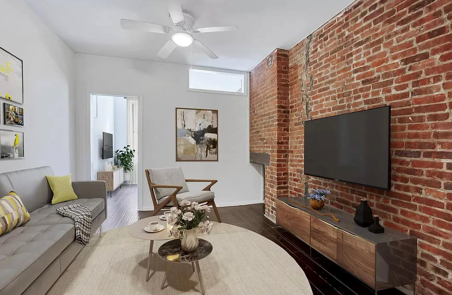 642 10th Avenue Phs, Hells Kitchen, Midtown West, NYC - 2 Bedrooms  
1 Bathrooms  
5 Rooms - 