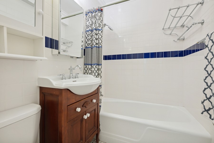 201 E 83RD Street, New York, NY 10028, 2 Rooms Rooms,1 BathroomBathrooms,Residential,For Sale,SAXON TOWERS,83RD,RPLU-798322910473