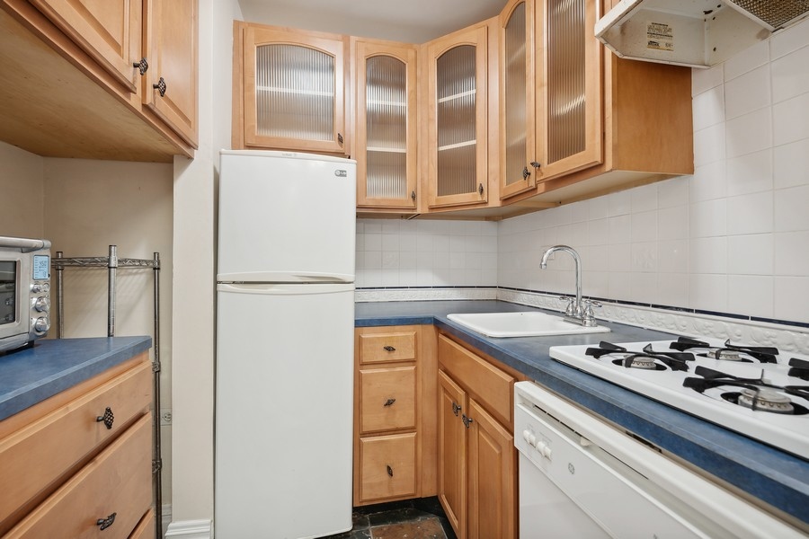 201 E 83RD Street, New York, NY 10028, 2 Rooms Rooms,1 BathroomBathrooms,Residential,For Sale,SAXON TOWERS,83RD,RPLU-798322910473