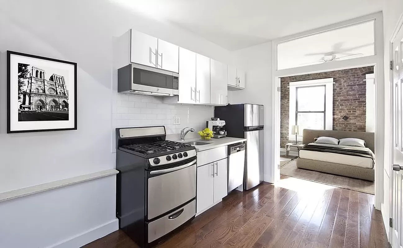 74 Forsyth Street 17, Lower East Side, Downtown, NYC - 2 Bedrooms  
1 Bathrooms  
5 Rooms - 