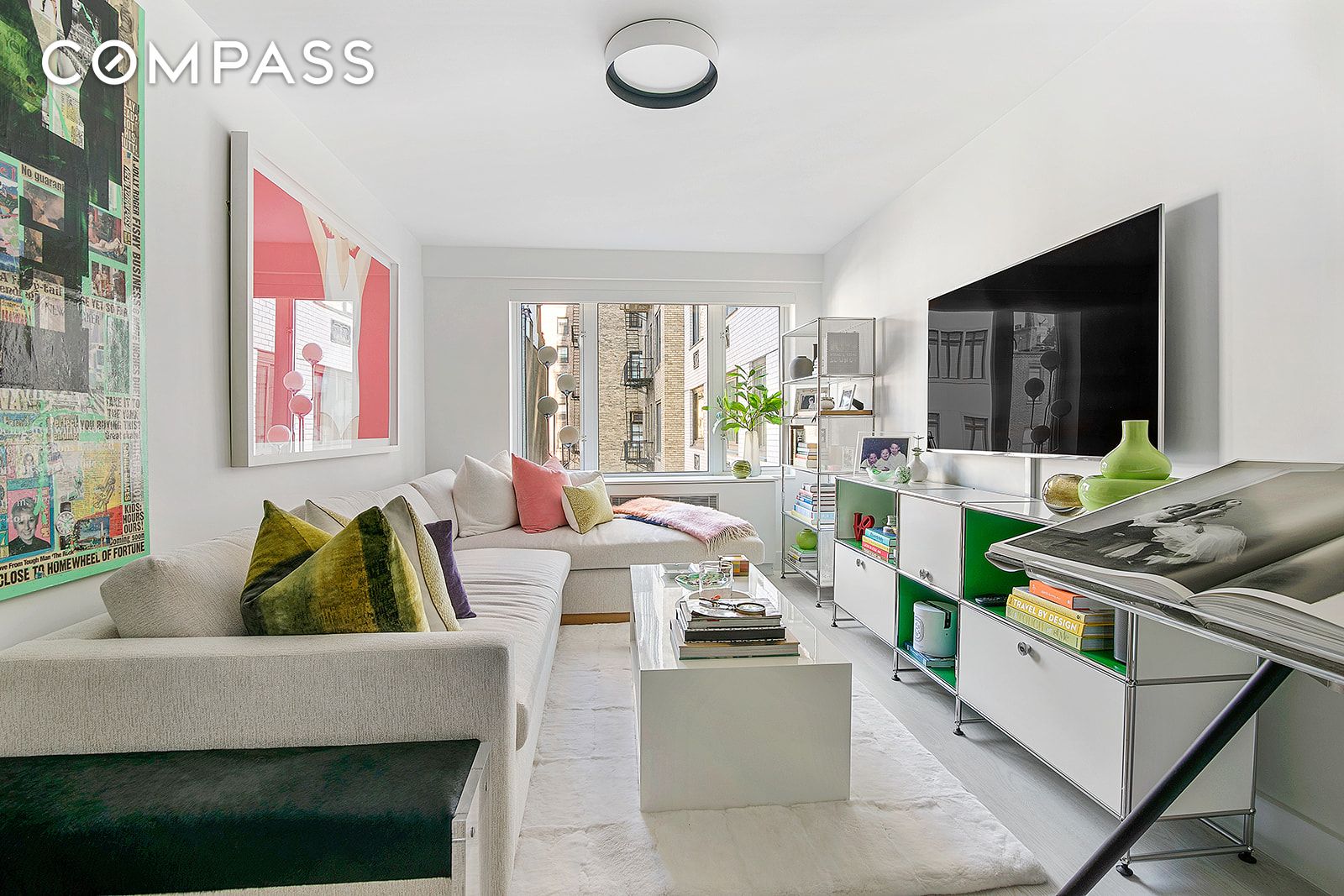 920 Park Avenue 6D, Upper East Side, Upper East Side, NYC - 3 Bedrooms  
2.5 Bathrooms  
5 Rooms - 