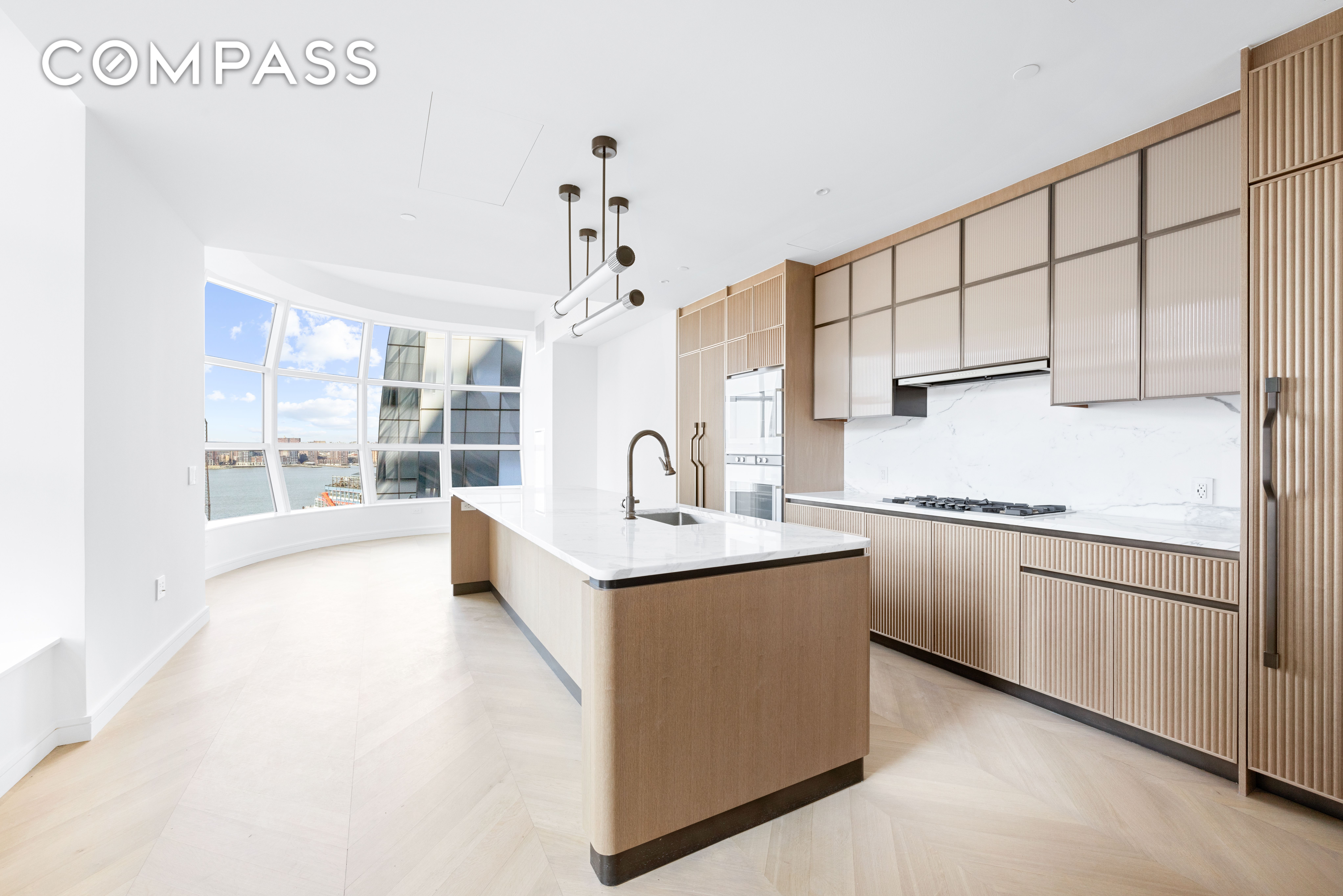 515 West 18th Street 1010, Chelsea, Downtown, NYC - 3 Bedrooms  
3.5 Bathrooms  
5 Rooms - 