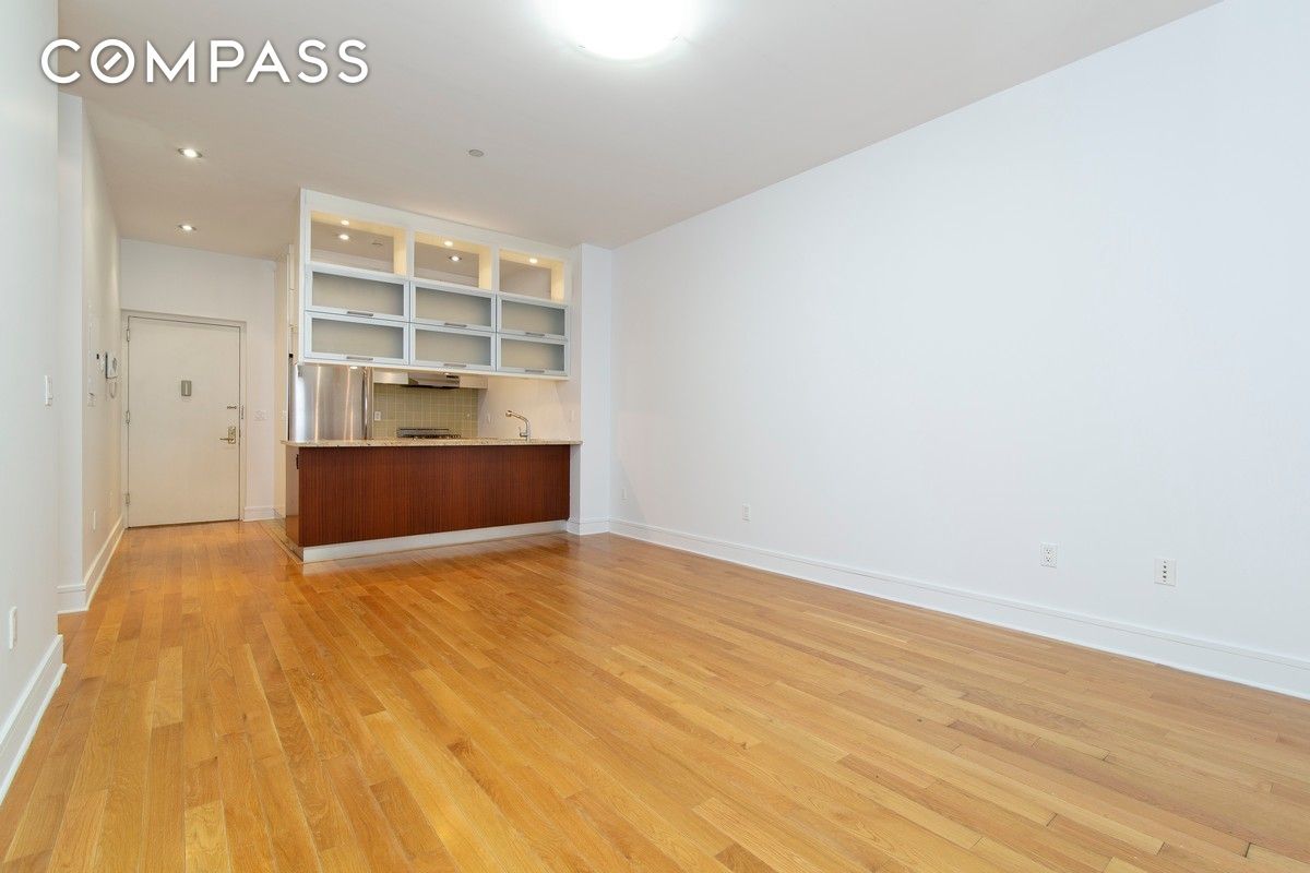 41-26 27th Street, New York, NY 11101, 2 Rooms Rooms,1 BathroomBathrooms,Residential Lease,For Rent,27th,COMP-1525479623115426681
