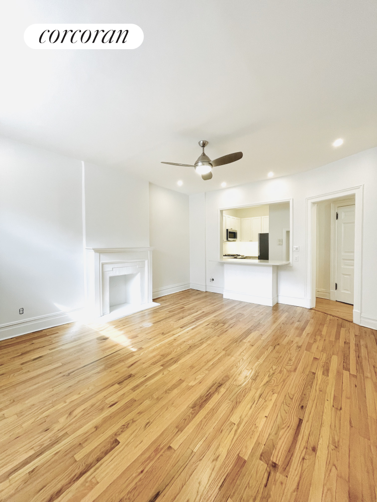 233 West 83rd Street 1A, Upper West Side, Upper West Side, NYC - 3 Bedrooms  
2 Bathrooms  
6 Rooms - 