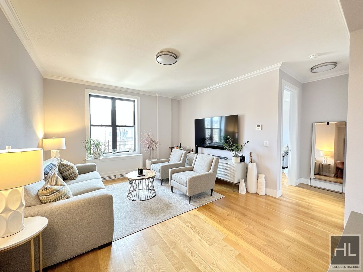 Photo 1 of 252 West 76th Street 9Bc, Upper West Side, NYC, $12,300, Web #: 1062032991