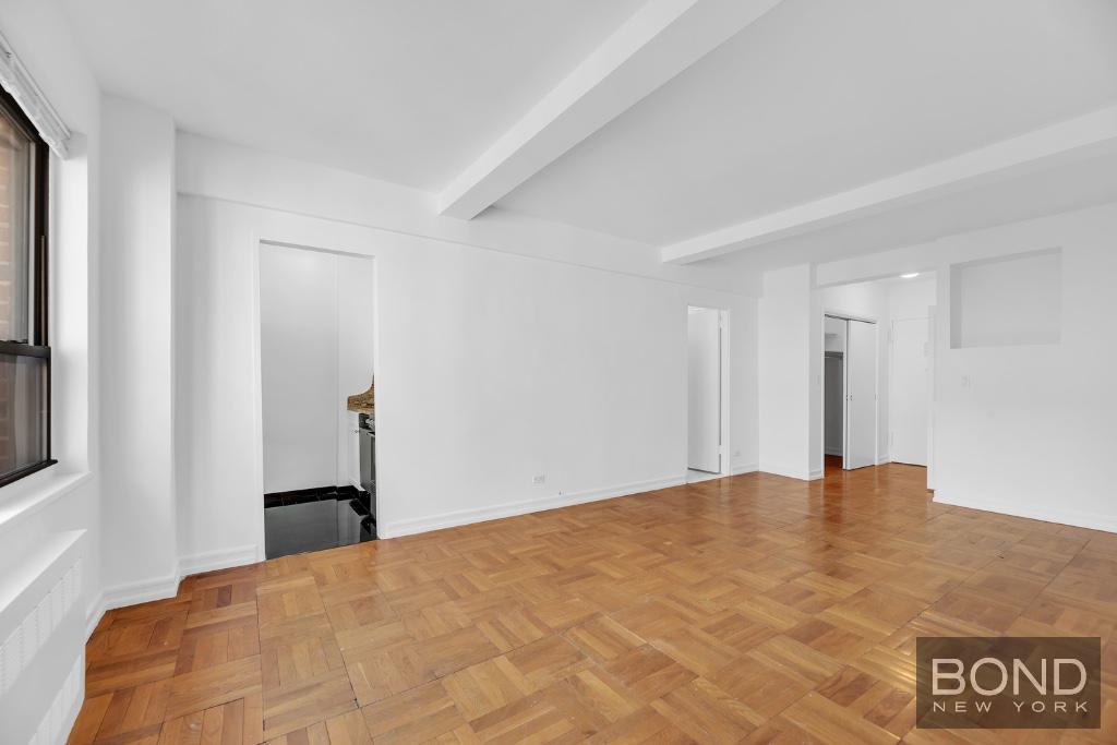 30 East 37th Street 6D, Murray Hill, Midtown East, NYC - 1 Bathrooms  
2 Rooms - 