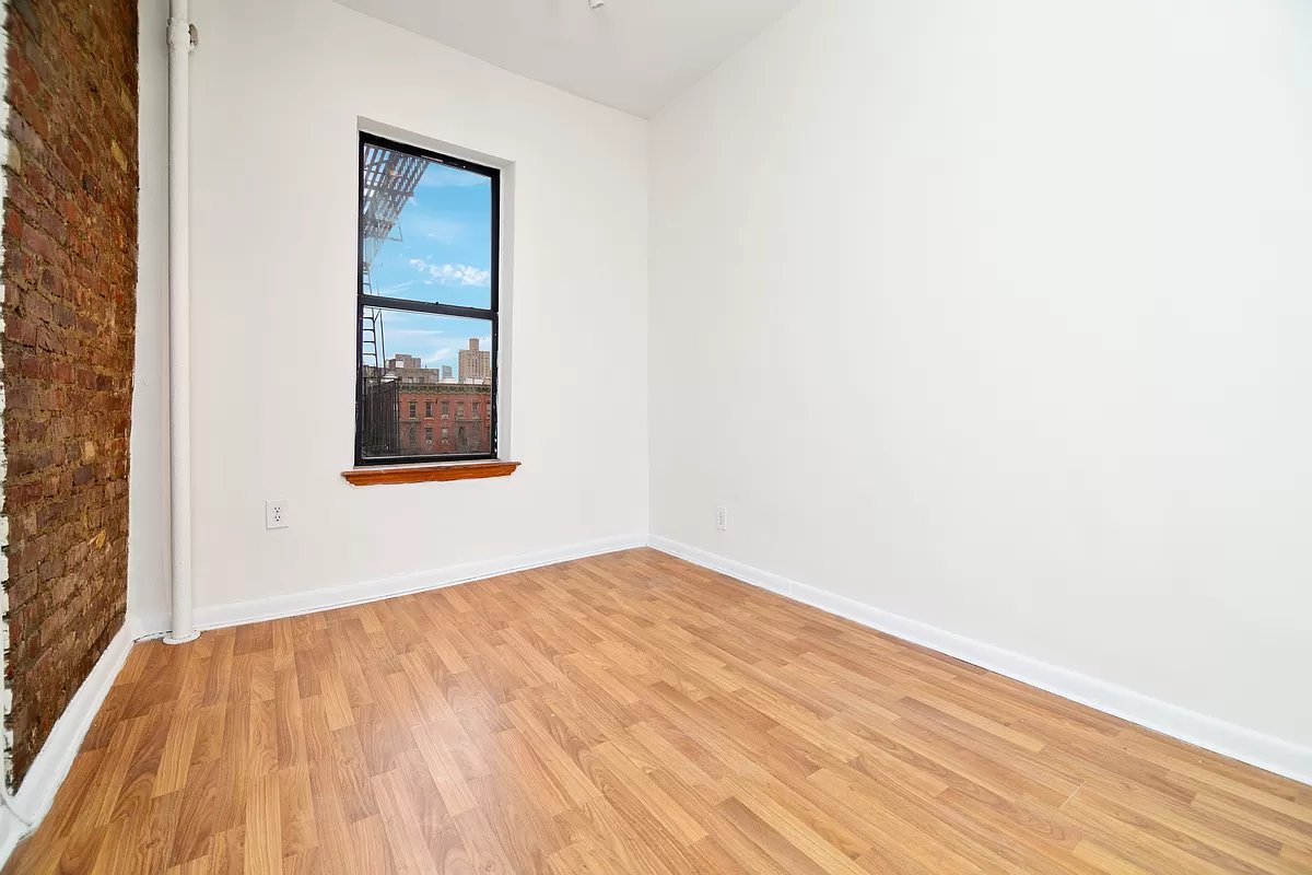 619 East 5th Street 24E, East Village, Downtown, NYC - 1 Bathrooms  
1 Rooms - 