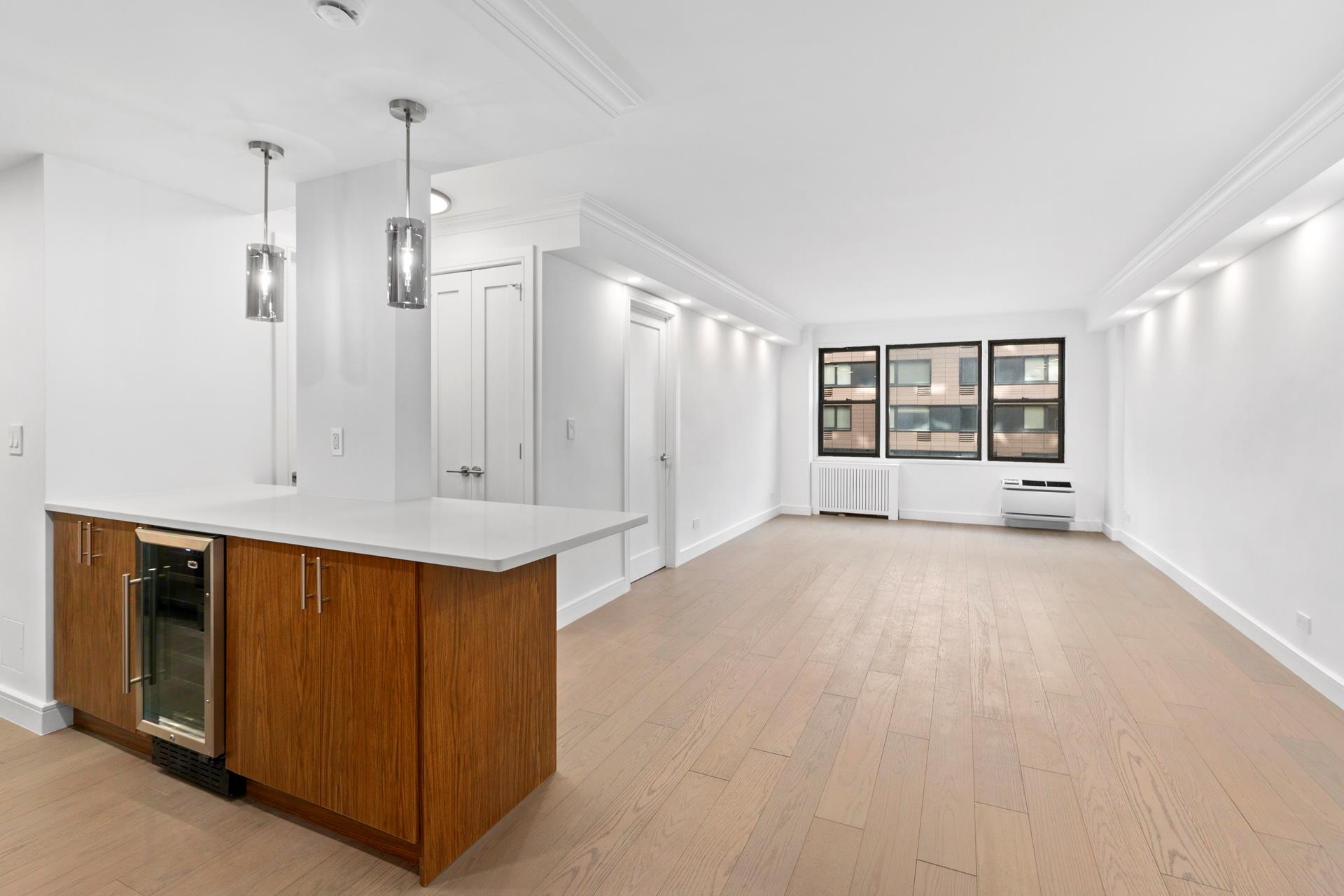 333 East 34th Street 5F, Murray Hill, Midtown East, NYC - 1 Bedrooms  
1 Bathrooms  
3 Rooms - 