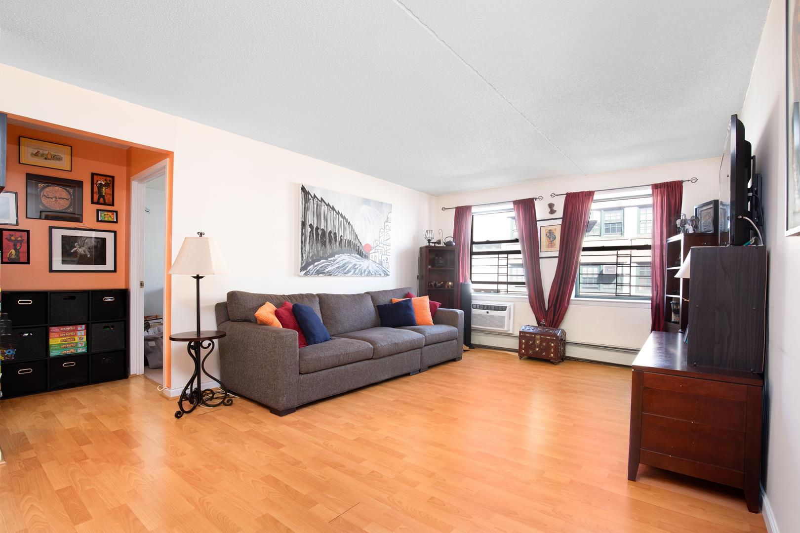 130 Lenox Avenue 310, West Harlem, Upper Manhattan, NYC - 2 Bedrooms  
1 Bathrooms  
4 Rooms - 