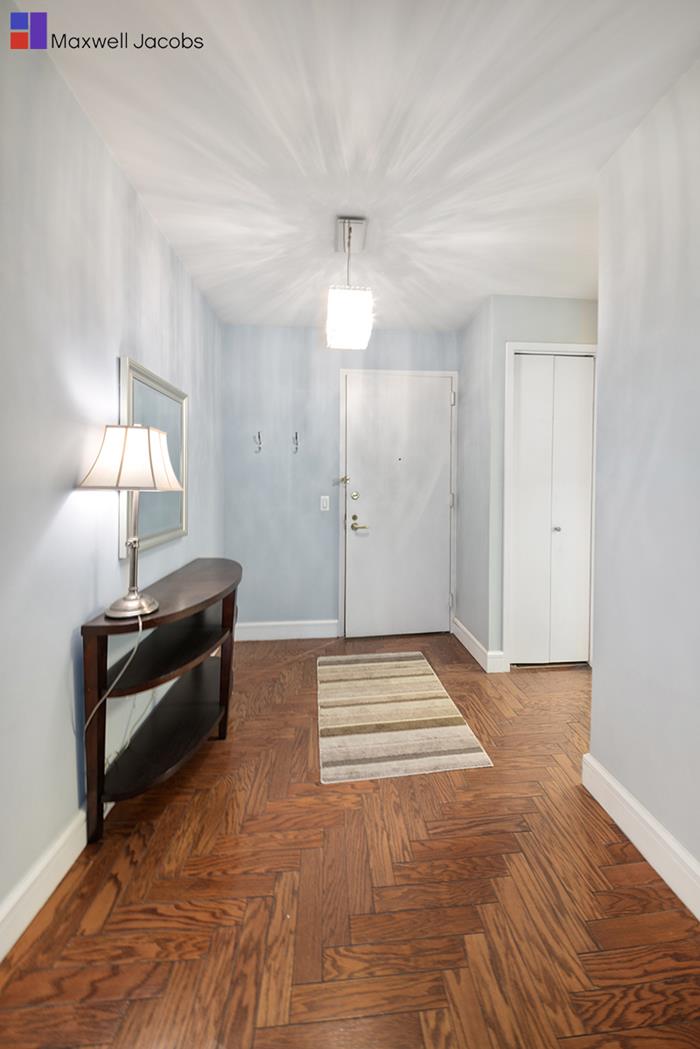 200 Riverside Boulevard 309, Lincoln Square, Upper West Side, NYC - 1 Bedrooms  
1 Bathrooms  
3 Rooms - 
