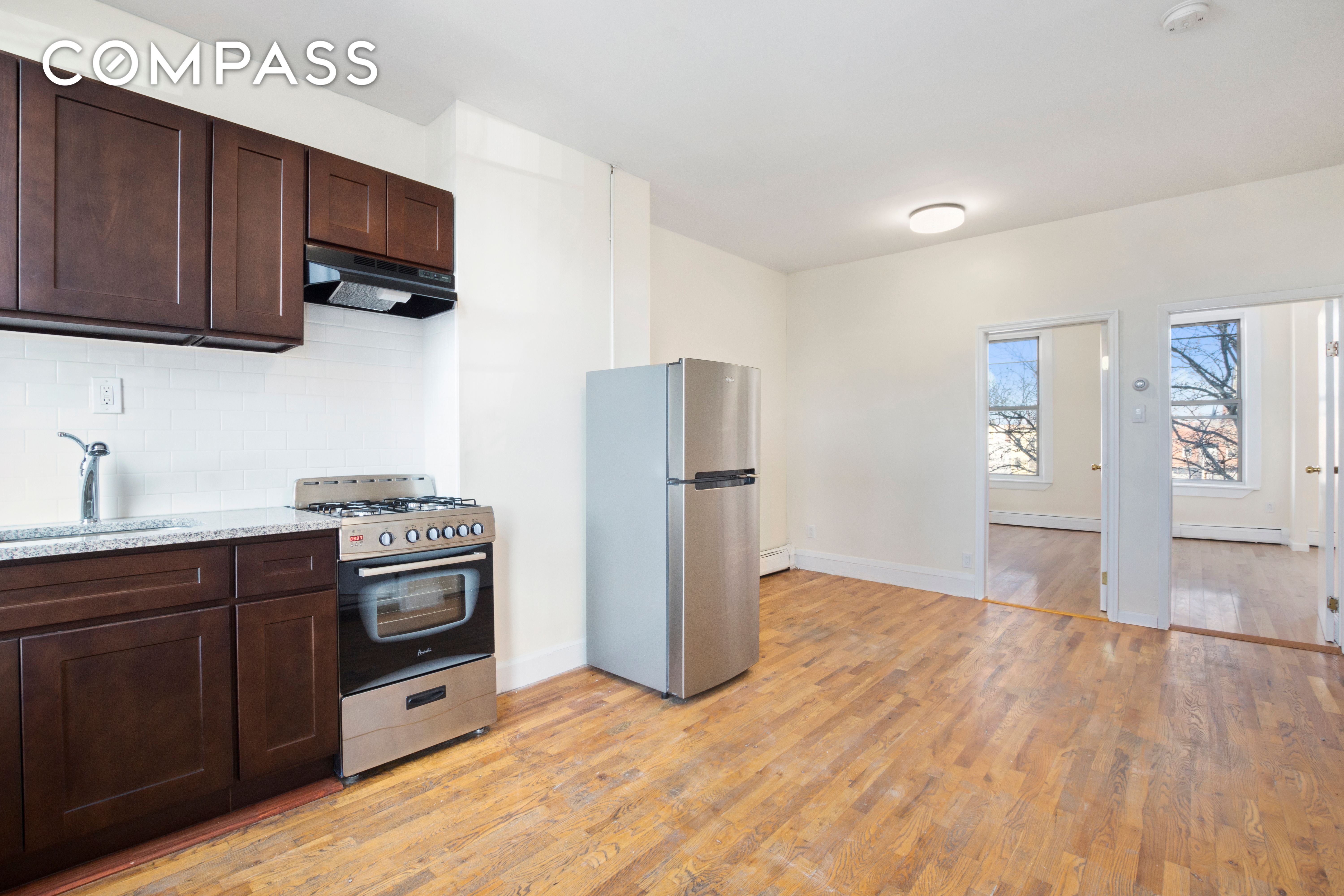 148 29th Street 3, Greenwood Heights, Brooklyn, New York - 2 Bedrooms  
1 Bathrooms  
3 Rooms - 