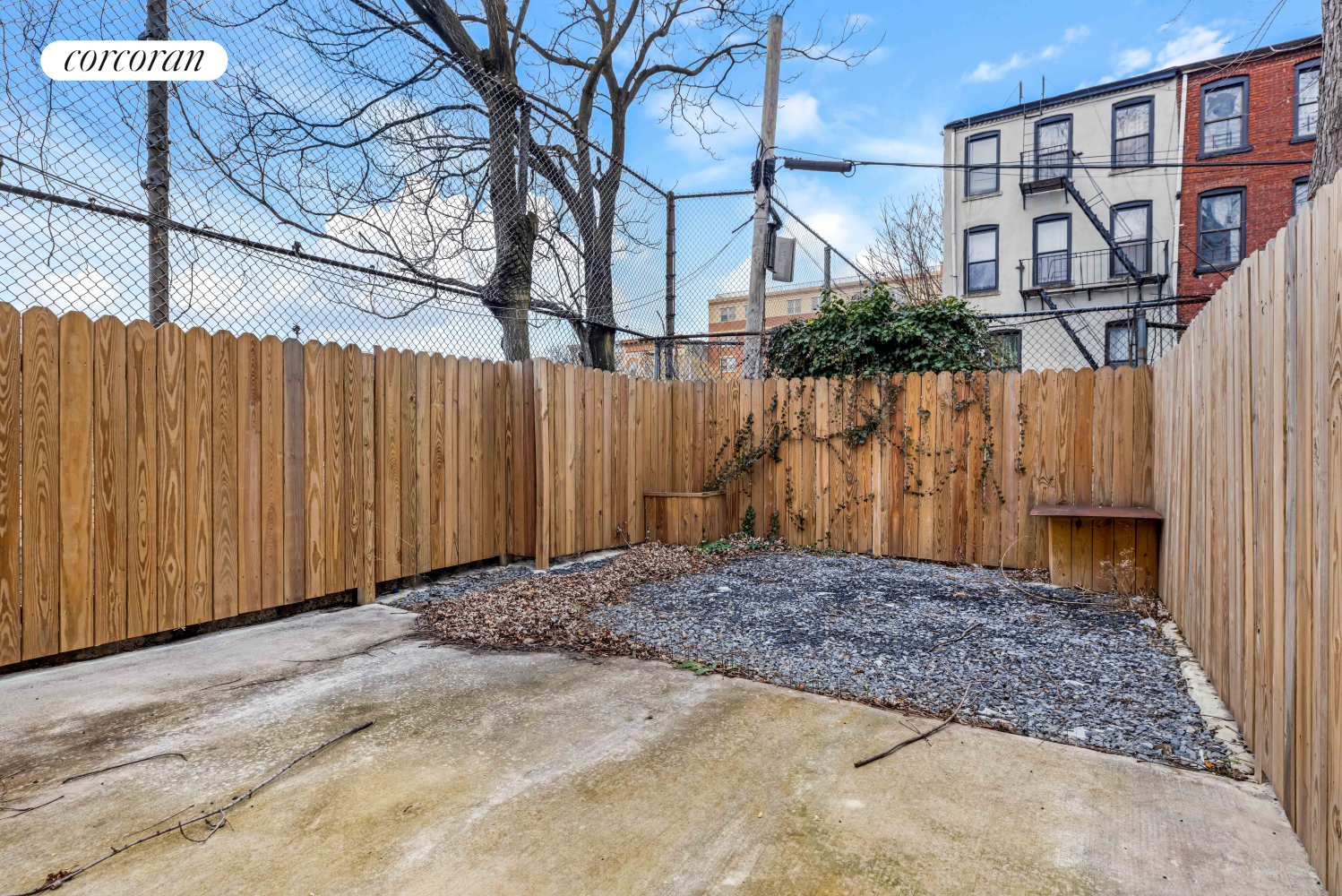 817 Gates Avenue Patio, Stuyvesant Heights, Downtown, NYC - 2 Bedrooms  
1 Bathrooms  
4 Rooms - 