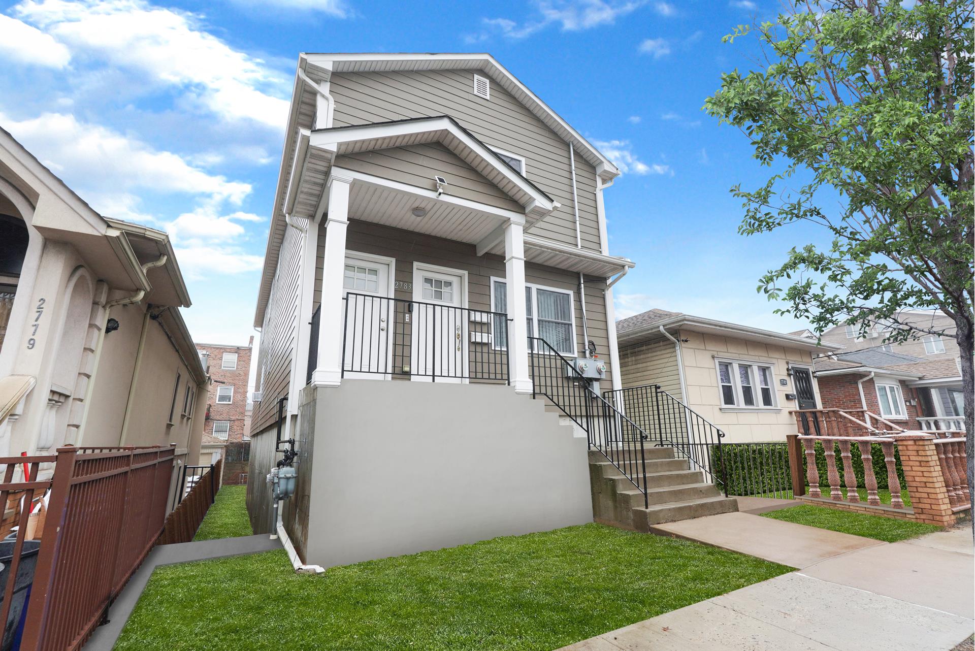 2783 Batchelder Street, Sheepshead Bay, Brooklyn, New York - 5 Bedrooms  
2 Bathrooms  
11 Rooms - 