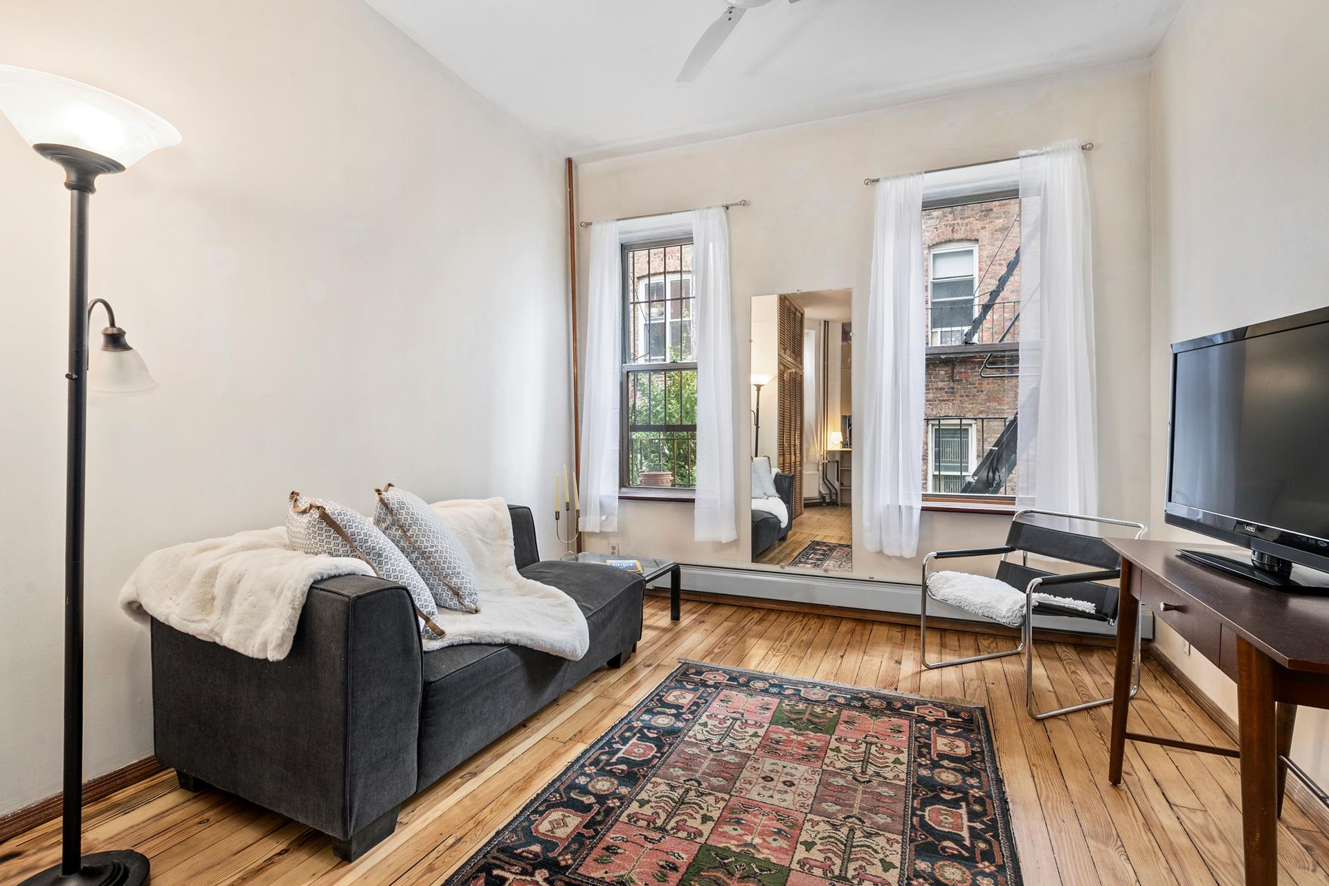 71 East 3rd Street 6, East Village, Downtown, NYC - 2 Bedrooms  
1 Bathrooms  
4 Rooms - 