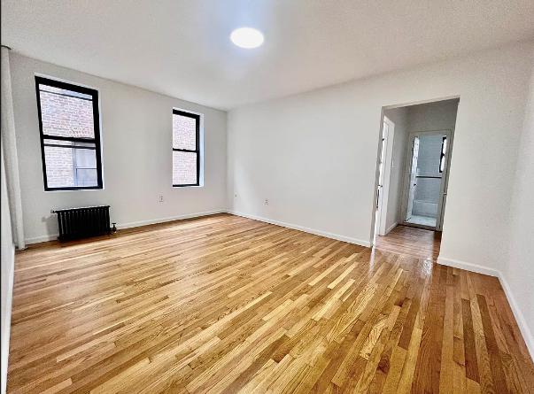 94-16 34th Road, Jackson Heights, Queens, New York - 1 Bedrooms  
1 Bathrooms  
3 Rooms - 