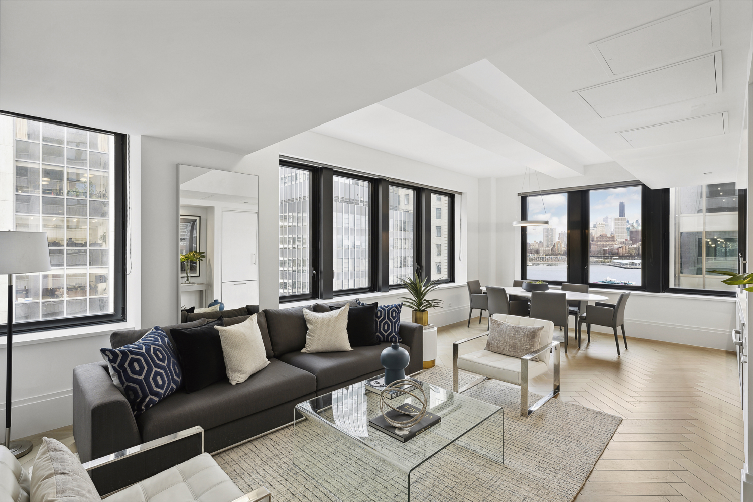101 Wall Street 11B, Financial District, Downtown, NYC - 2 Bedrooms  
2.5 Bathrooms  
4 Rooms - 