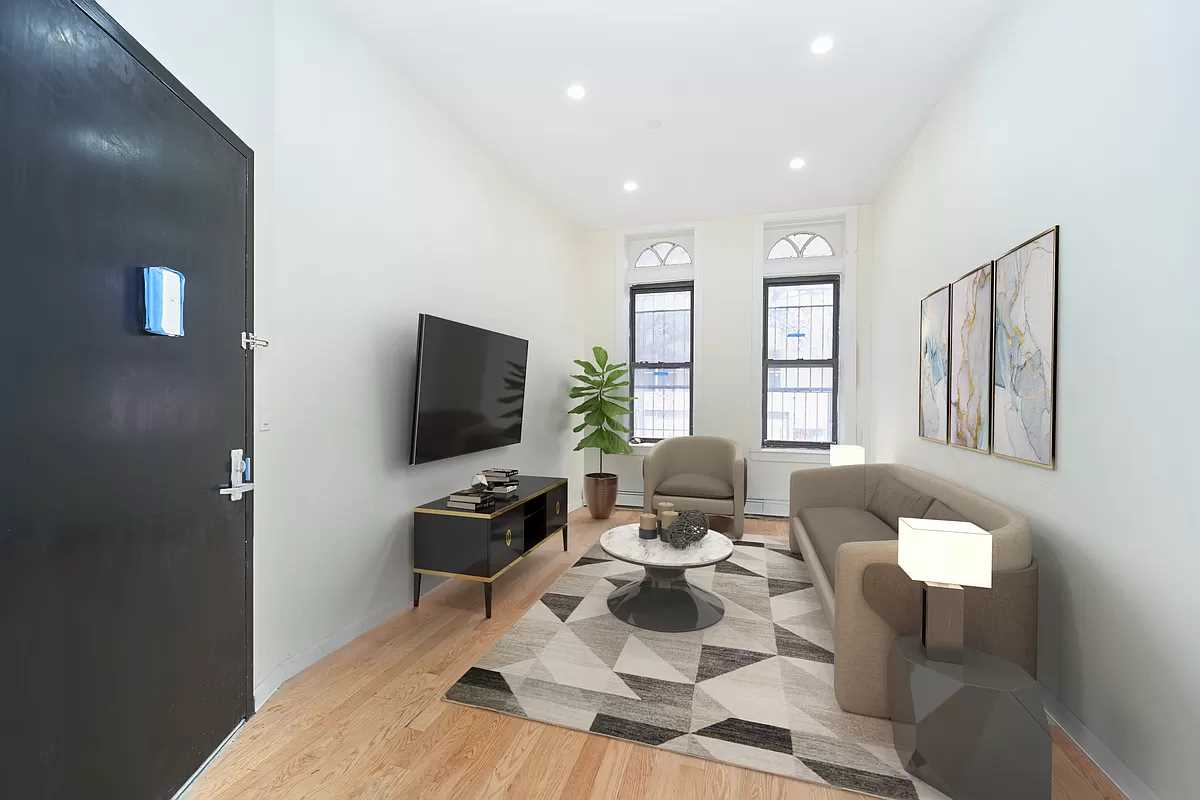 Photo 1 of 460 West 145th Street 1, Hamilton Heights, NYC, $2,600, Web #: 1063026517