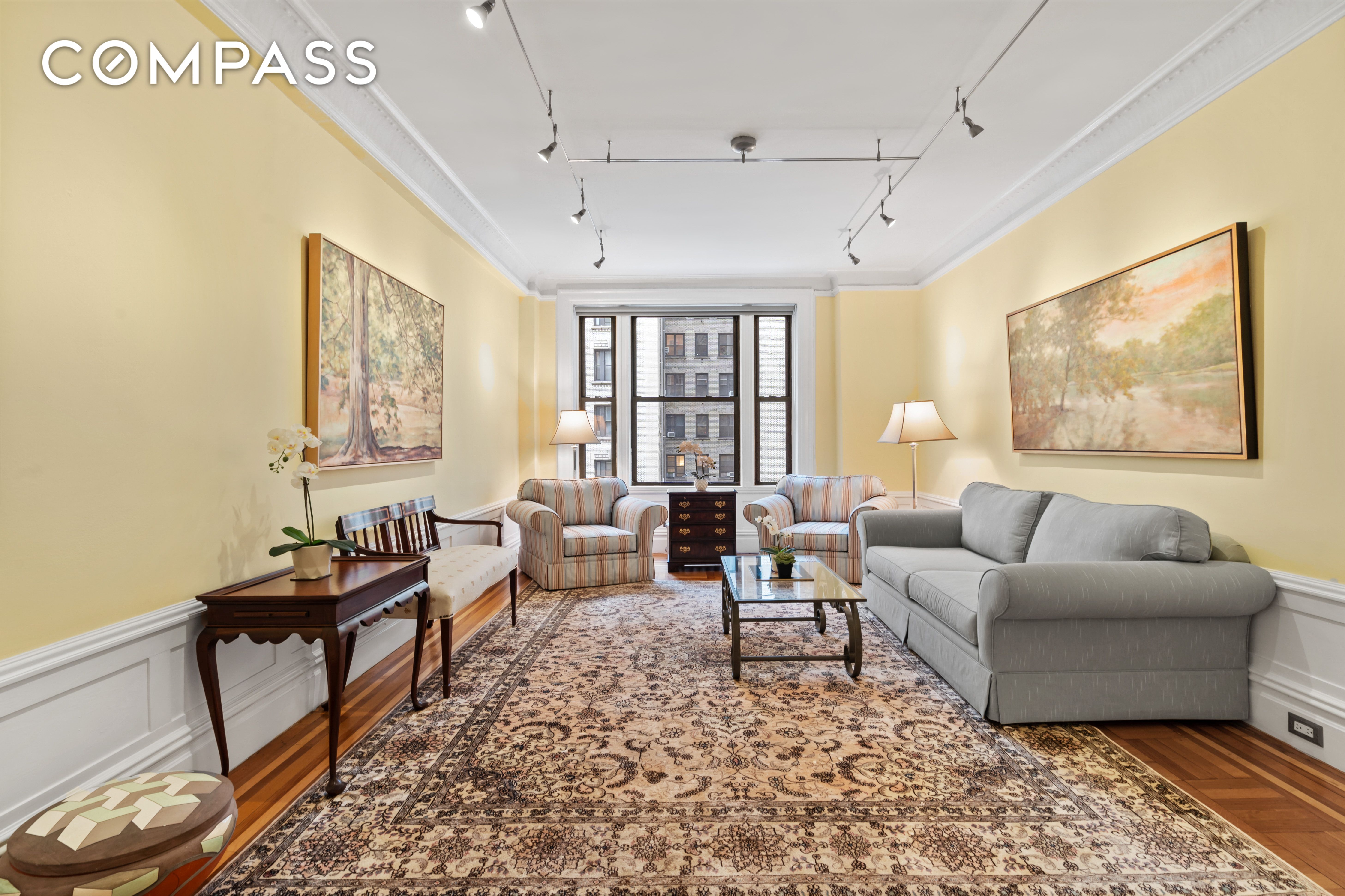 200 West 54th Street 6E, Theater District, Midtown West, NYC - 2 Bedrooms  
1 Bathrooms  
5 Rooms - 
