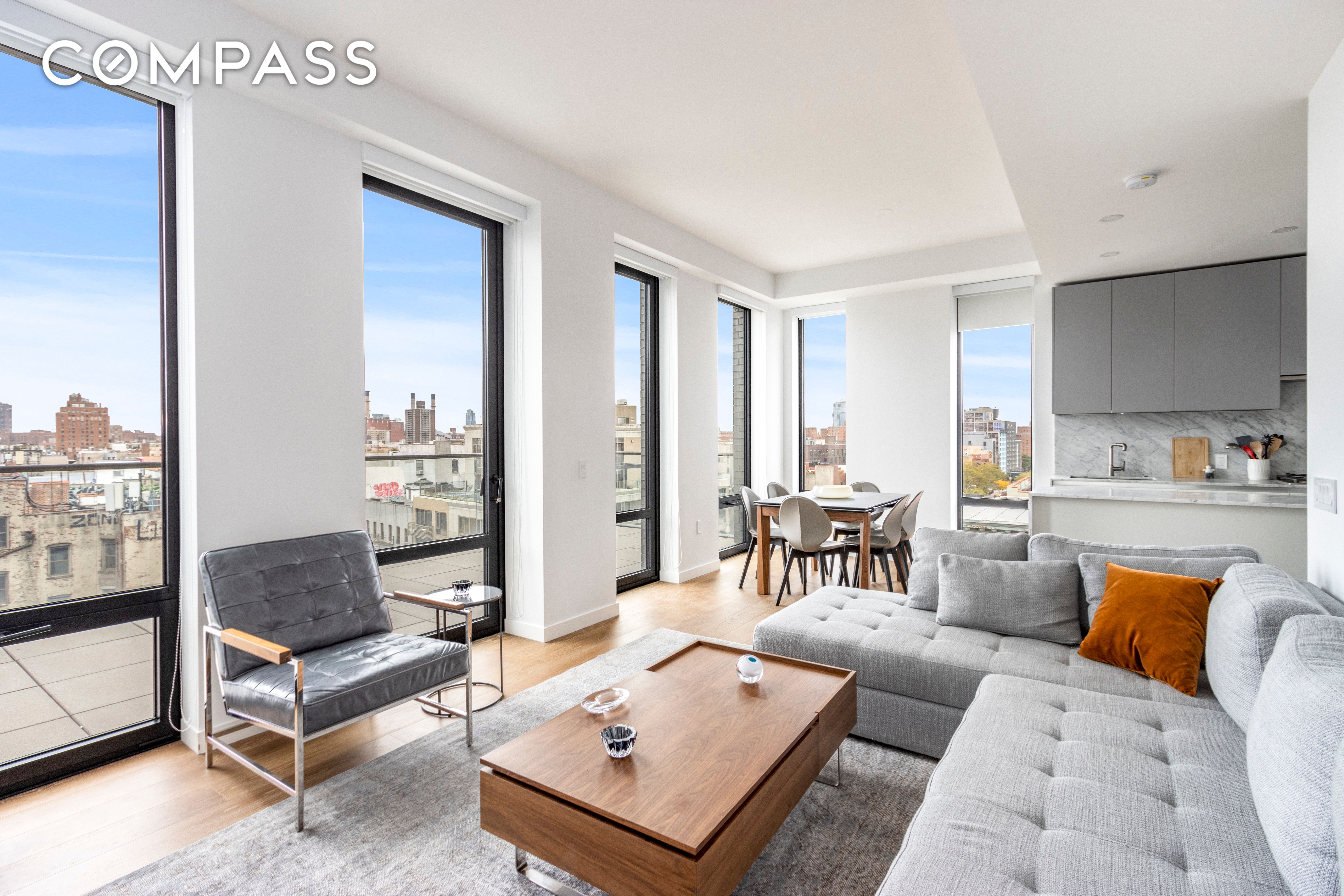 287 East Houston Street 8B, Lower East Side, Downtown, NYC - 2 Bedrooms  
2 Bathrooms  
4 Rooms - 