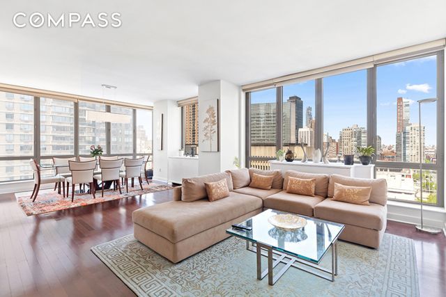 2 Columbus Avenue 19A, Upper West Side, Upper West Side, NYC - 3 Bedrooms  
3.5 Bathrooms  
6 Rooms - 