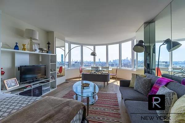 330 East 38th Street 42-O, Murray Hill, Midtown East, NYC - 1 Bedrooms  
1 Bathrooms  
3 Rooms - 