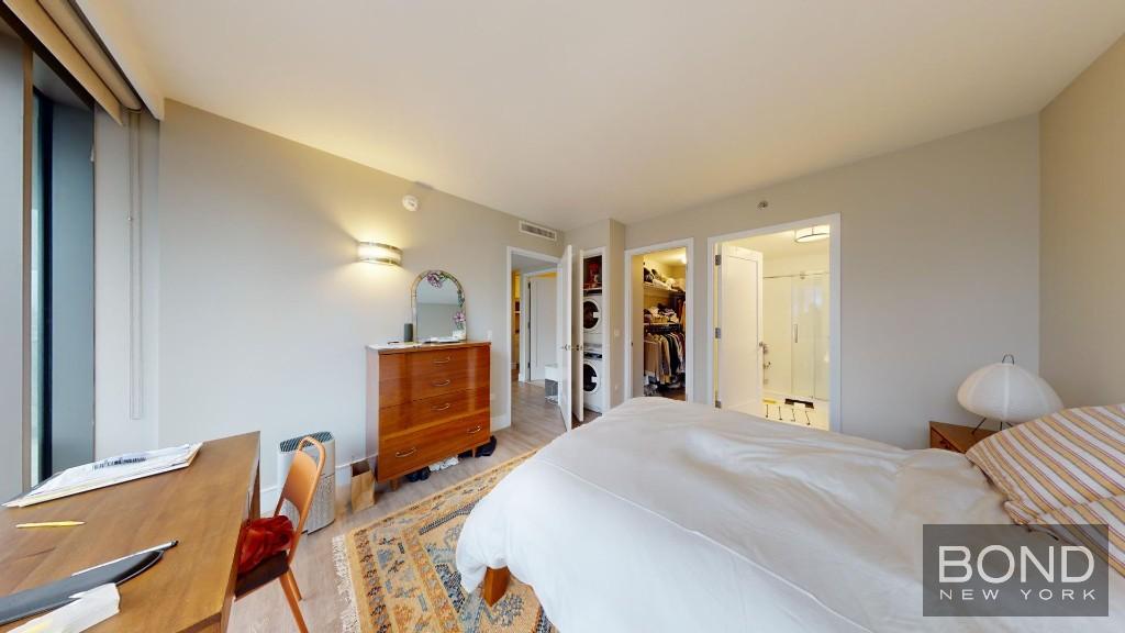 237 East 34th Street 1803, Murray Hill, Midtown East, NYC - 2 Bedrooms  
2 Bathrooms  
3 Rooms - 