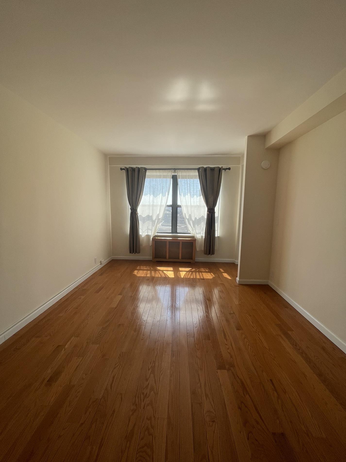 99-72 66th Road, Rego Park, Queens, New York - 1 Bedrooms  
1 Bathrooms  
3 Rooms - 