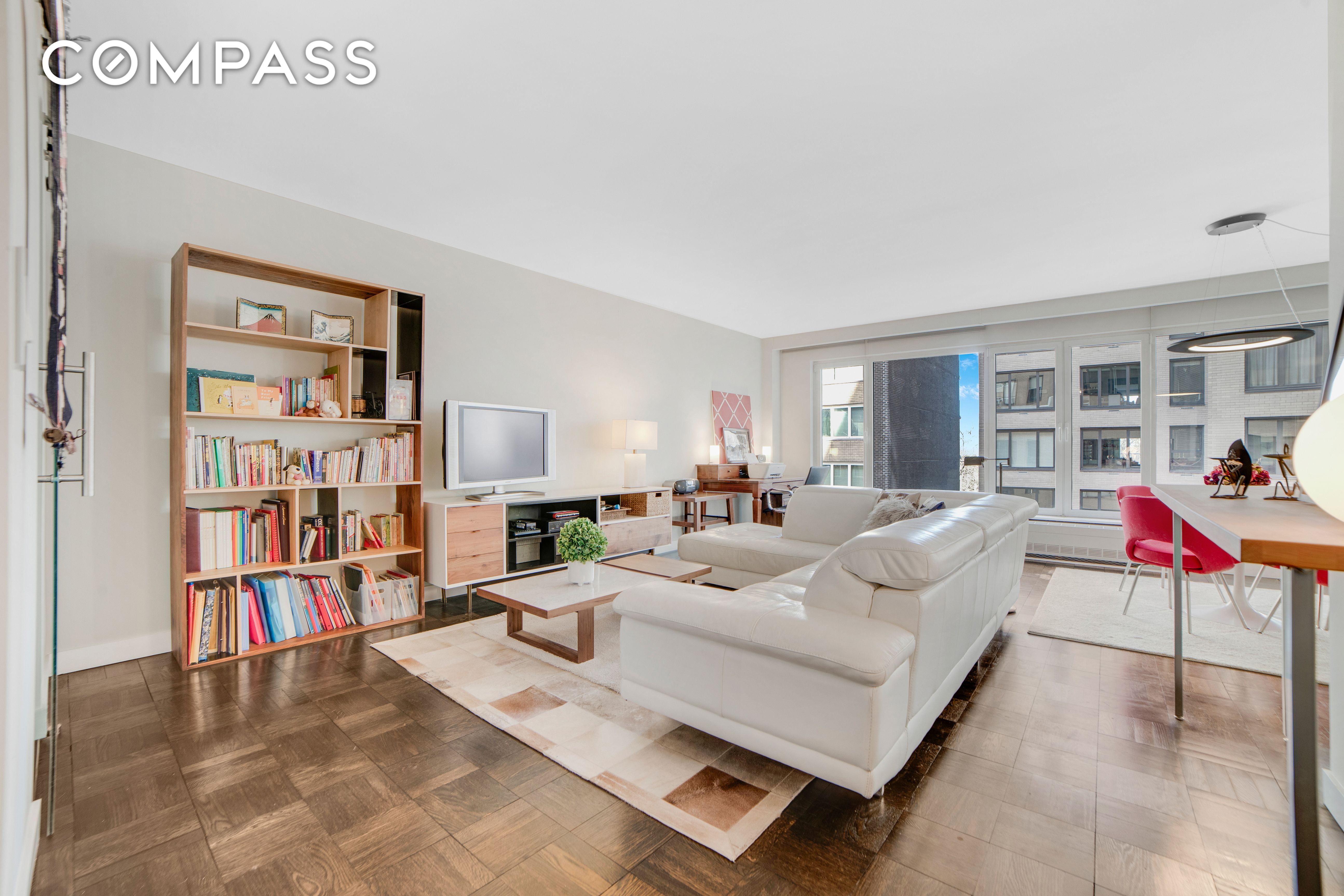 200 Central Park 7Q, Central Park South, Midtown West, NYC - 1 Bedrooms  
1.5 Bathrooms  
3 Rooms - 