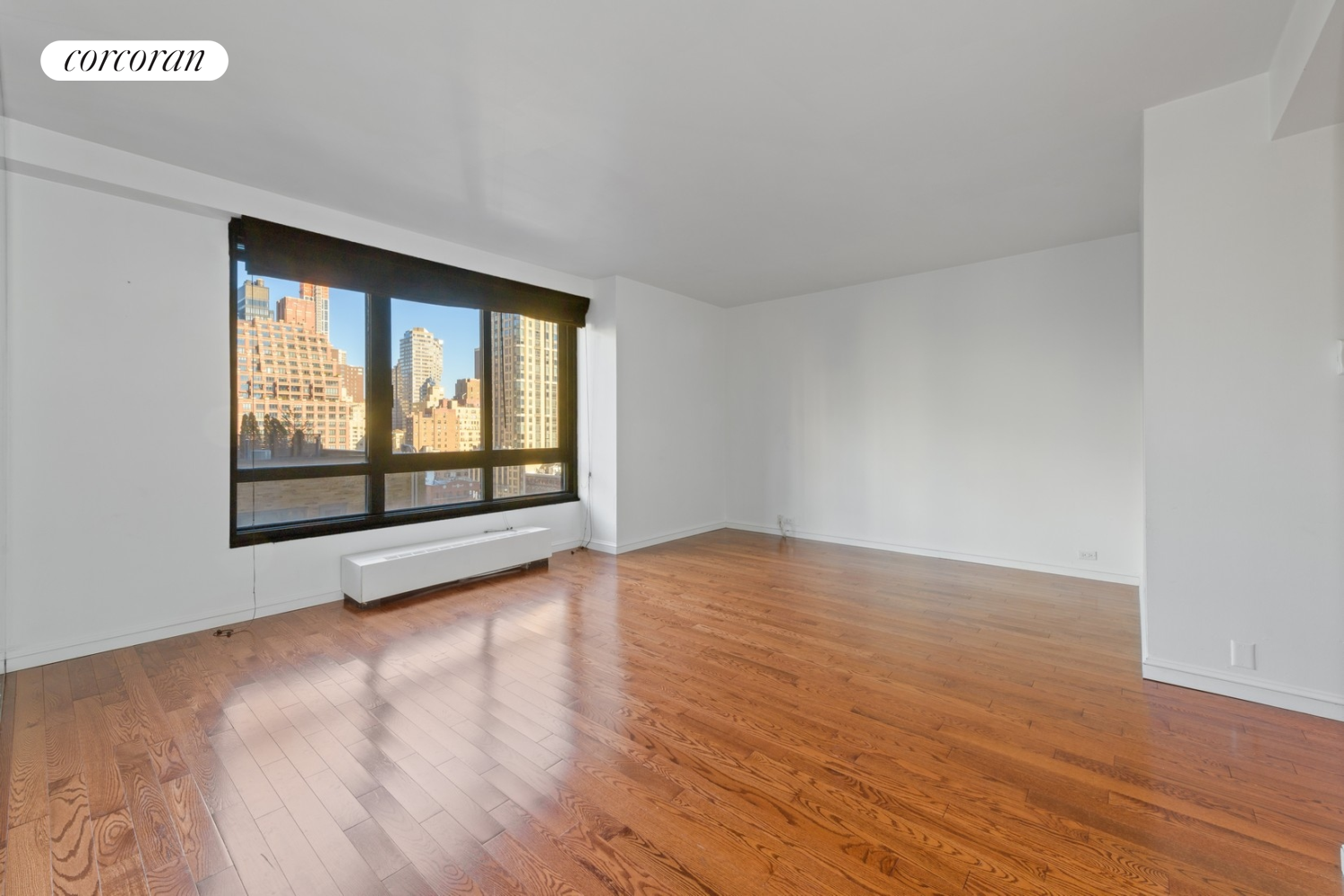 100 United Nations Plaza 15F, Turtle Bay, Midtown East, NYC - 1 Bedrooms  
1 Bathrooms  
3 Rooms - 