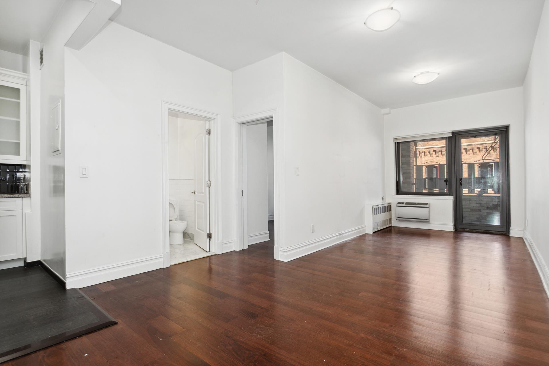 110 East 84th Street 4A, Upper East Side, Upper East Side, NYC - 1 Bedrooms  
1 Bathrooms  
3 Rooms - 