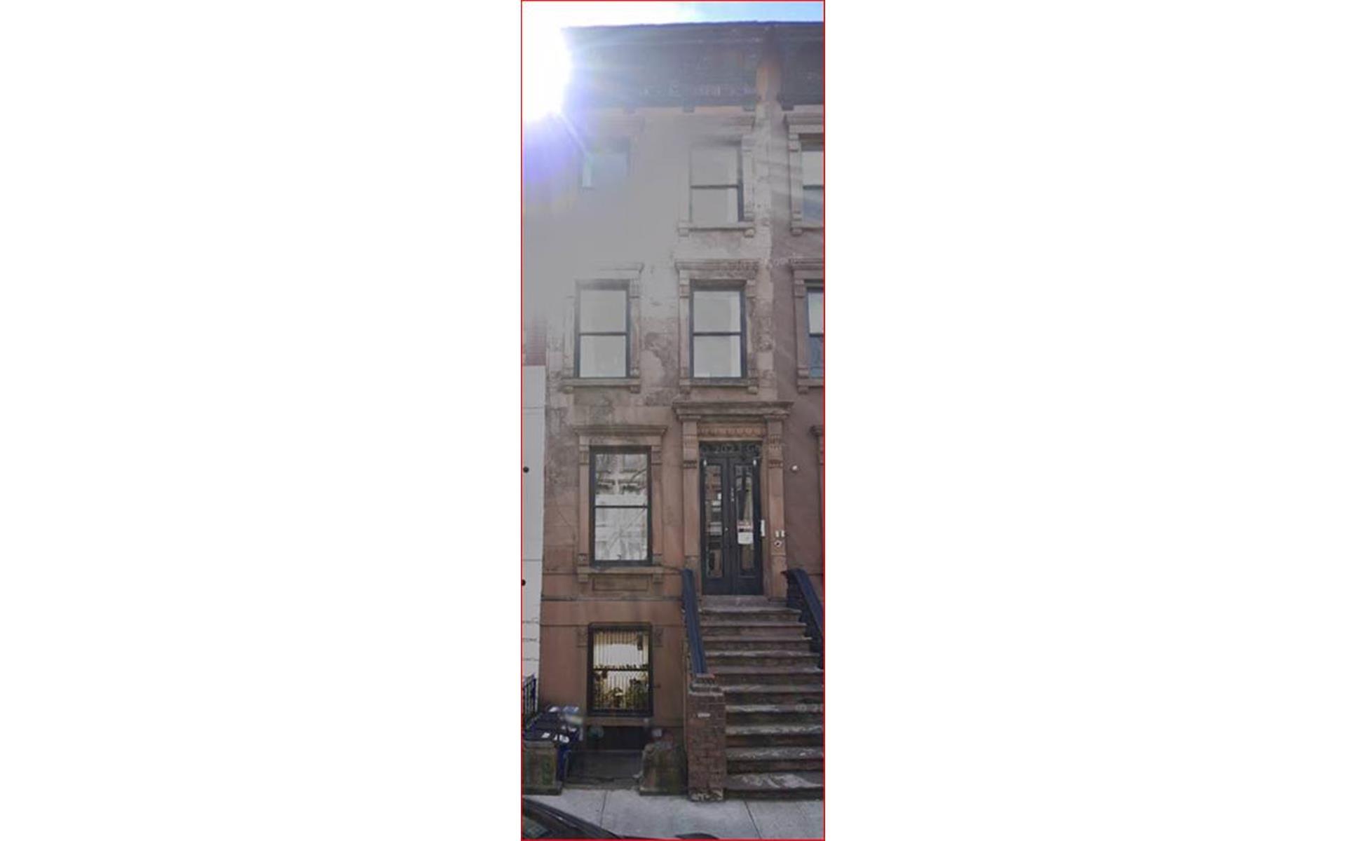 118 West 132nd Street, Central Harlem, Upper Manhattan, NYC - 6 Bedrooms  
6 Bathrooms  
12 Rooms - 