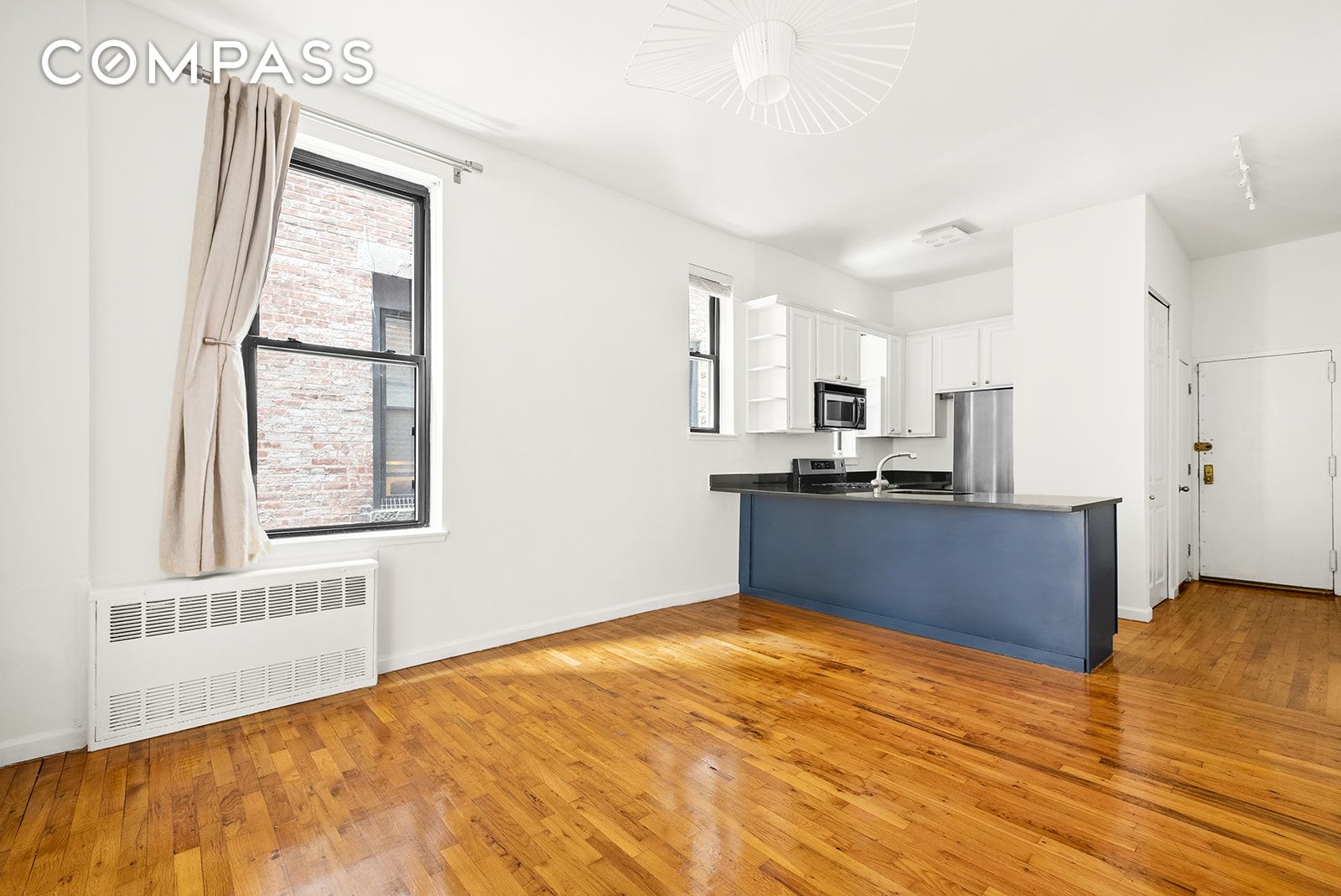 360 West 21st Street 3L, Chelsea, Downtown, NYC - 1 Bedrooms  
1 Bathrooms  
3 Rooms - 