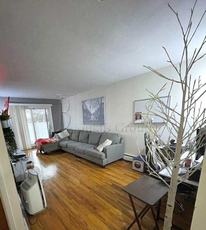 43-04 72nd Street, Jackson Heights, Queens, New York - 1 Bedrooms  
1 Bathrooms  
3 Rooms - 