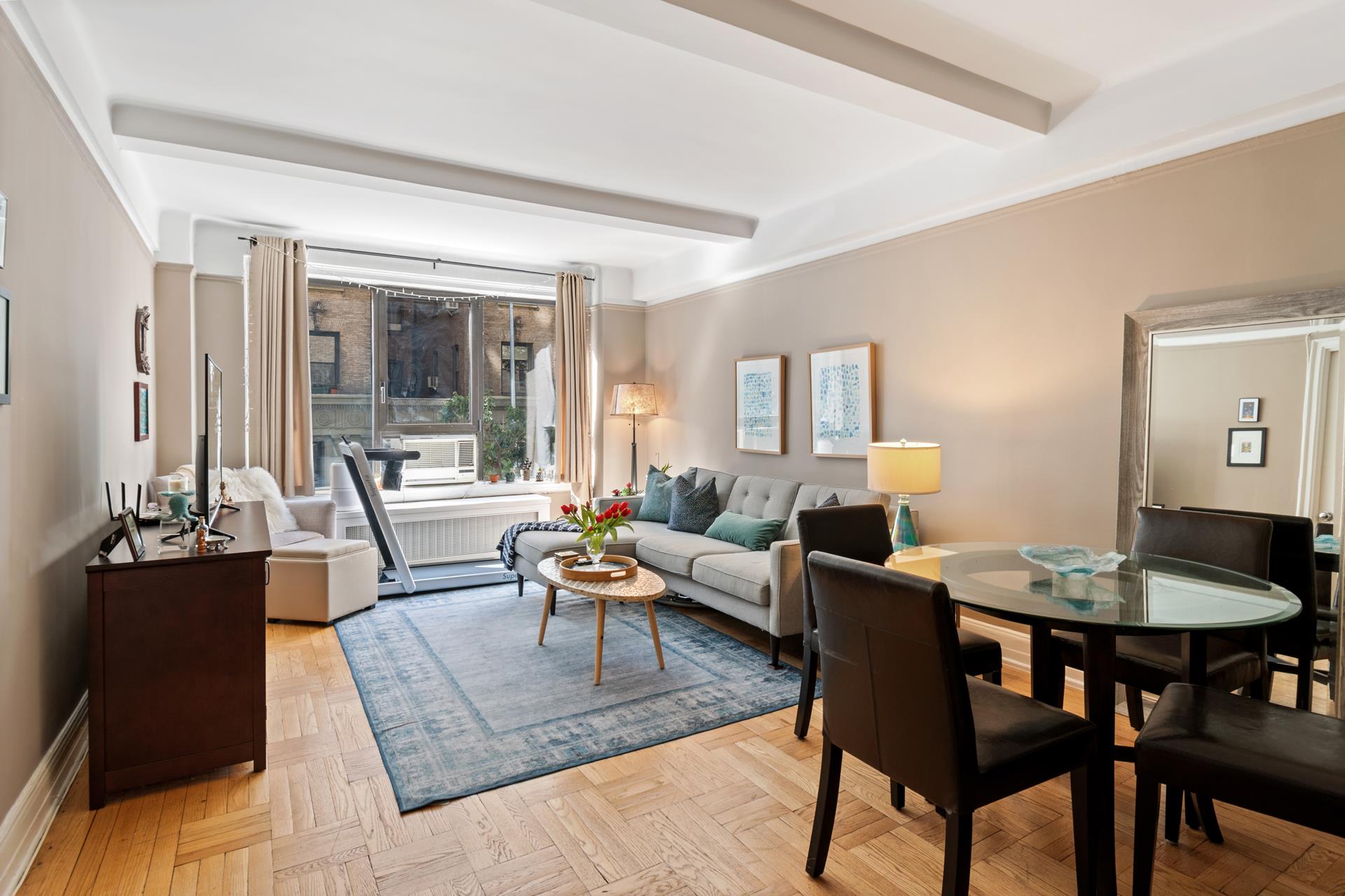 235 West 102nd Street 2K, Upper West Side, Upper West Side, NYC - 1 Bedrooms  
1 Bathrooms  
3 Rooms - 