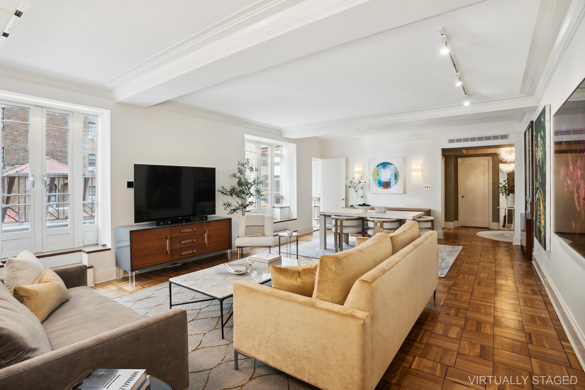 25 Central Park 10Yz, Lincoln Sq, Upper West Side, NYC - 3 Bedrooms  
3 Bathrooms  
8 Rooms - 