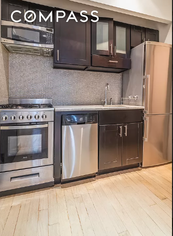 459 West 43rd Street 4A, Hell S Kitchen, Midtown West, NYC - 3 Bedrooms  
1 Bathrooms  
4 Rooms - 