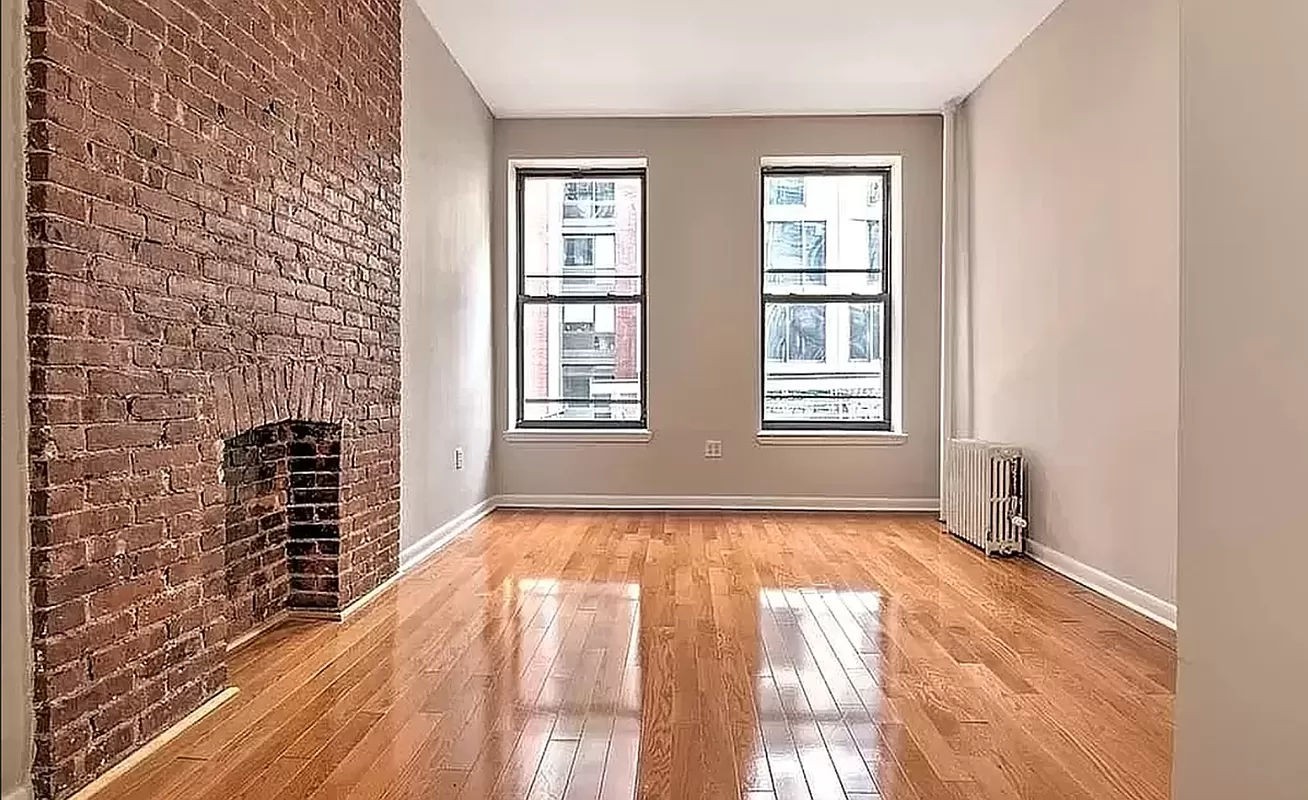 504 West 44th Street 1W, Midtown West, Midtown West, NYC - 2 Bedrooms  
1 Bathrooms  
3 Rooms - 