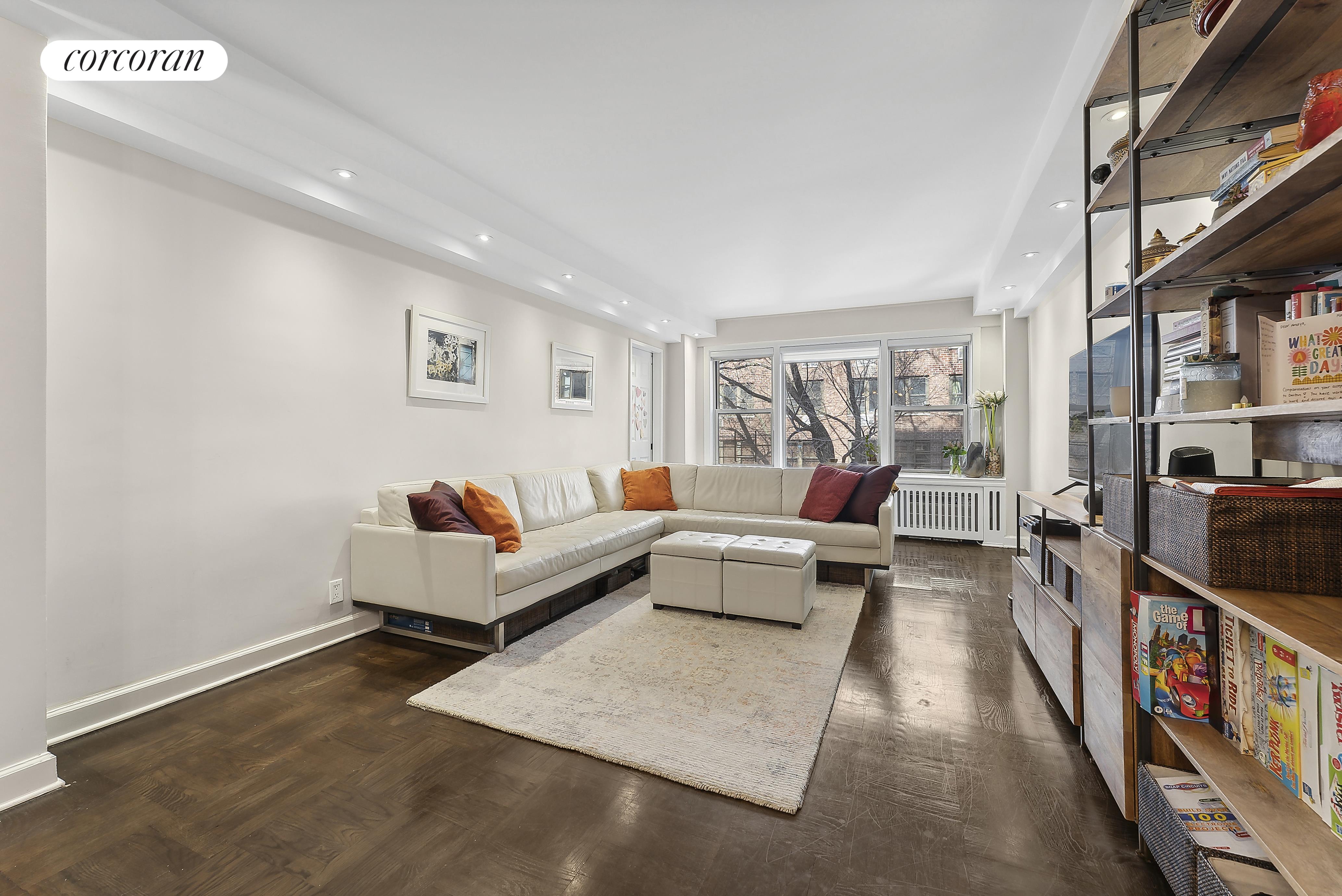 515 East 85th Street 7F, Yorkville, Upper East Side, NYC - 2 Bedrooms  
2 Bathrooms  
4 Rooms - 