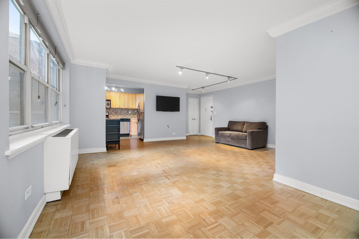 200 East 24th Street 201, Gramercy Park And Murray Hill, Downtown, NYC - 1 Bathrooms  
3 Rooms - 