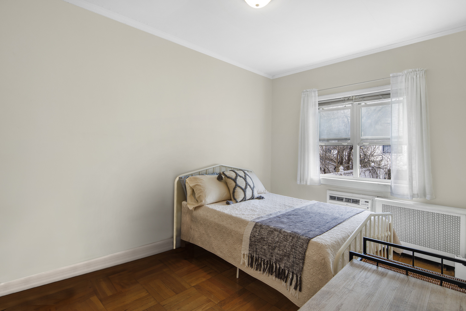 16 Micieli Place 2, Kensington, Brooklyn, New York - 1 Bedrooms  
1 Bathrooms  
4 Rooms - 