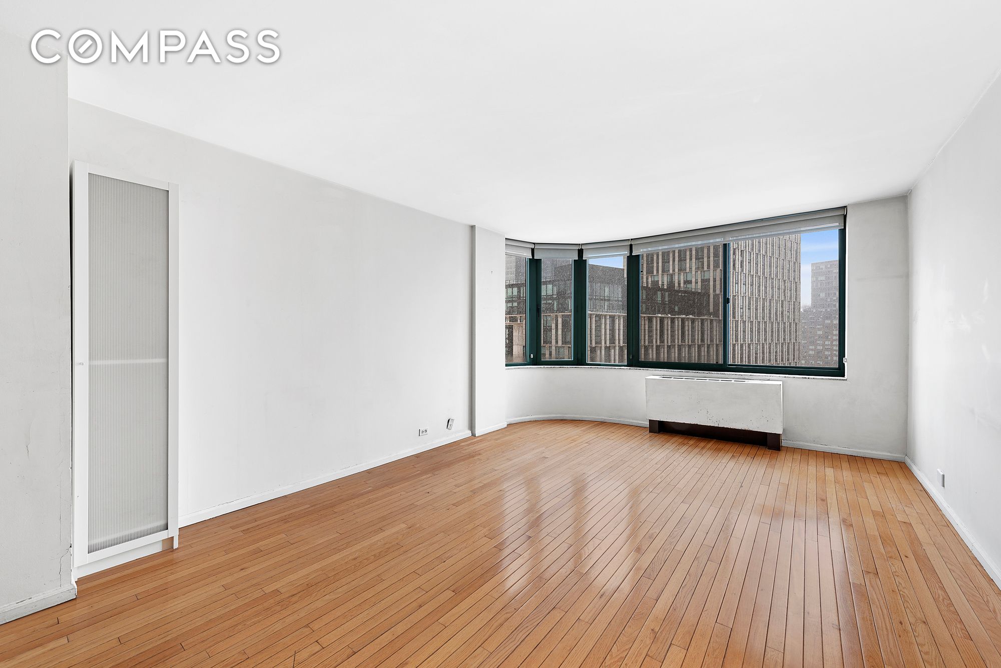 295 Greenwich Street 11E, Tribeca, Downtown, NYC - 1 Bedrooms  
1 Bathrooms  
3 Rooms - 