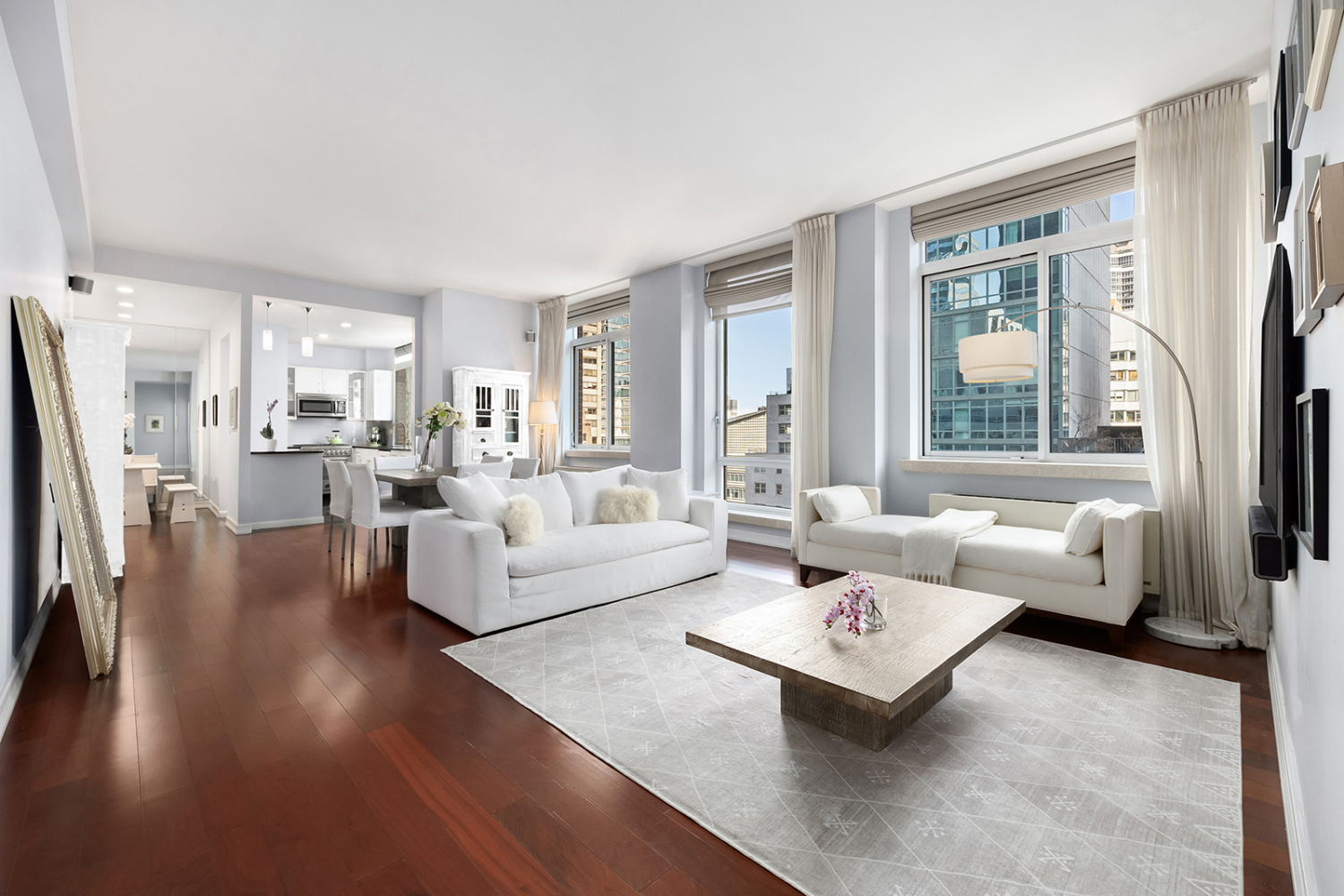 212 East 57th Street 16A, Sutton, Midtown East, NYC - 3 Bedrooms  
3.5 Bathrooms  
6 Rooms - 