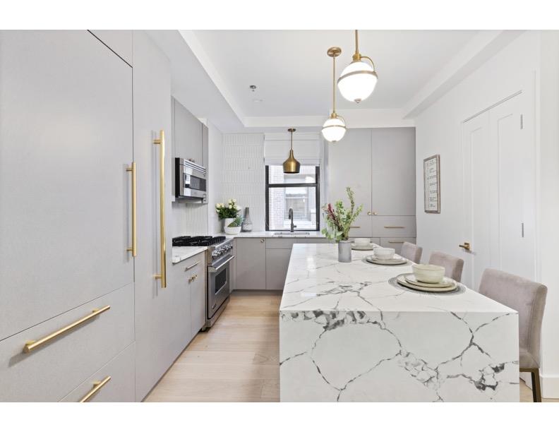 203 West 90th Street 6-D, Upper West Side, Upper West Side, NYC - 3 Bedrooms  
2.5 Bathrooms  
7 Rooms - 