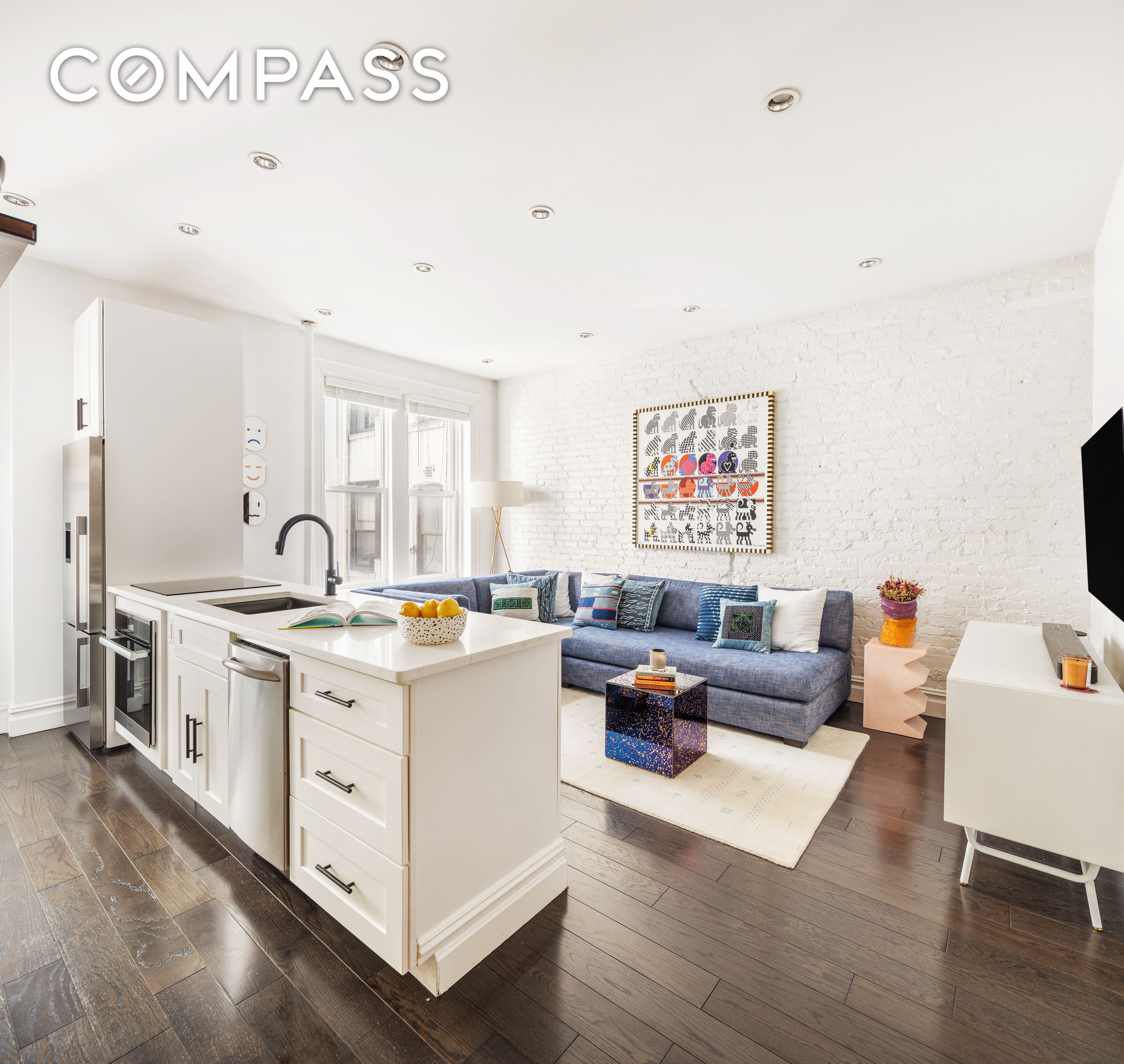 124 Thompson Street 24, Soho, Downtown, NYC - 2 Bedrooms  
2 Bathrooms  
5 Rooms - 