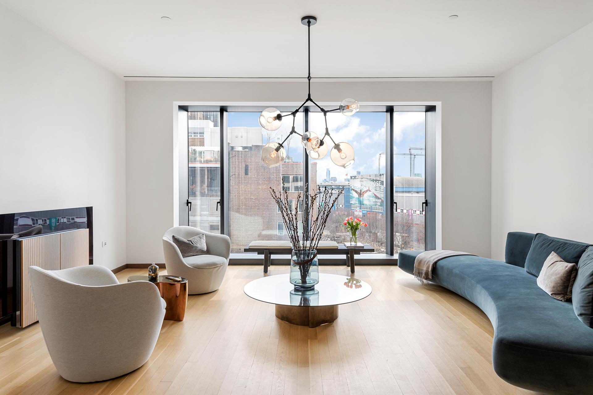 551 West 21st Street 4D, Chelsea, Downtown, NYC - 1 Bedrooms  
1.5 Bathrooms  
5 Rooms - 