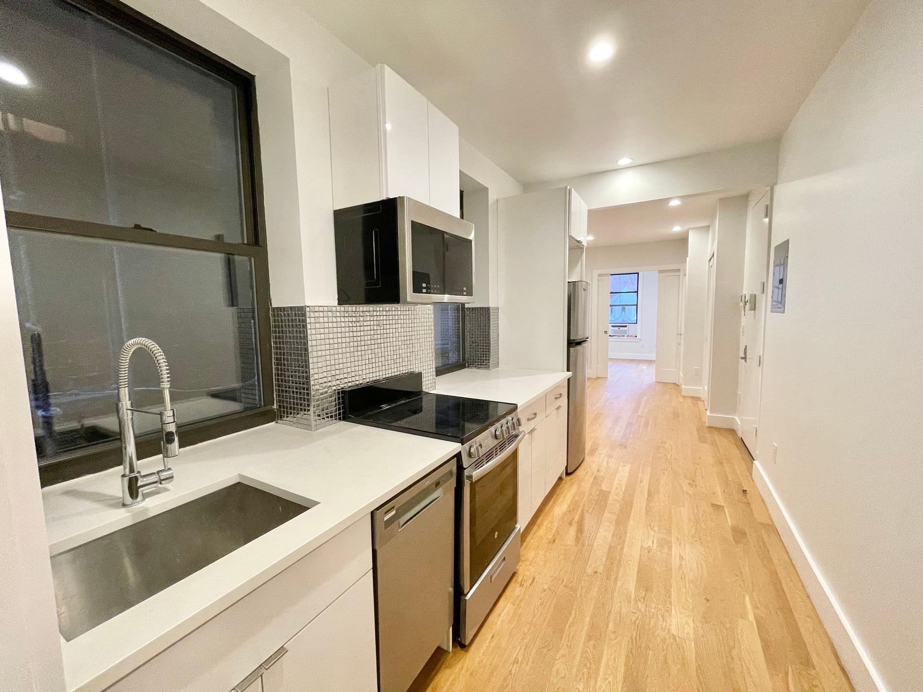 222 East 27th Street 5, Kips Bay, Midtown East, NYC - 1 Bedrooms  
1 Bathrooms  
2 Rooms - 