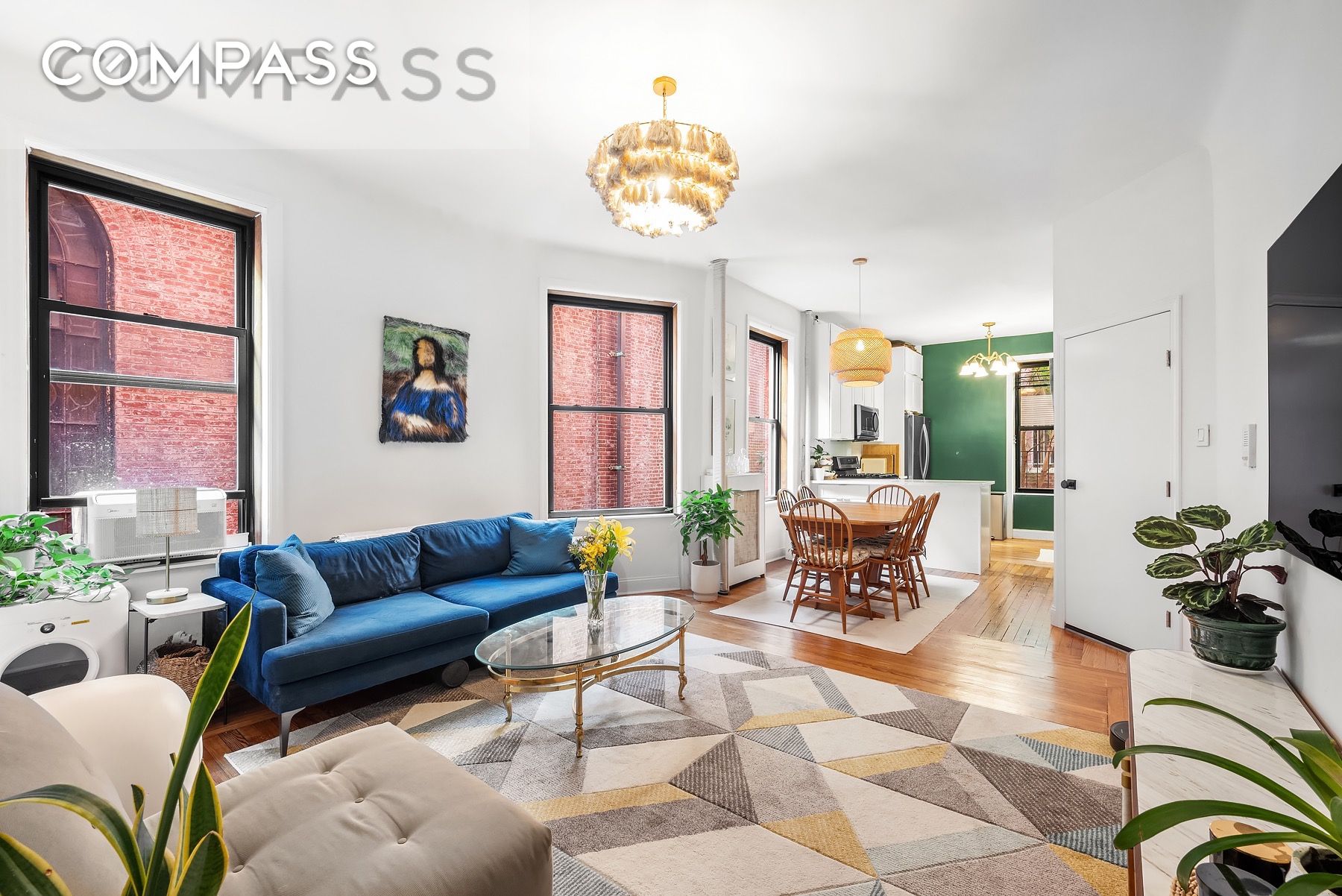 211 West 107th Street 2W, Upper West Side, Upper West Side, NYC - 3 Bedrooms  
1.5 Bathrooms  
5 Rooms - 