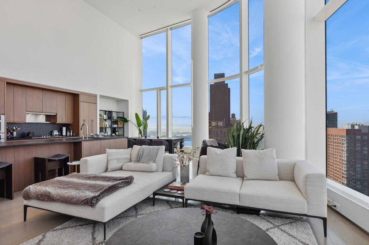 50 West Street 34-C, Financial District, Downtown, NYC - 3 Bedrooms  
1 Bathrooms  
5 Rooms - 